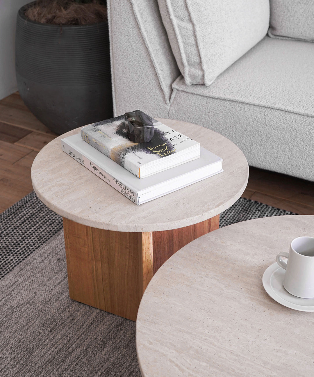 A*e様 ローテーブル　サイドテーブル　円形　展示品(499) ecruxe / AMICA ROUND SIDE TABLE｜ナチュラルなデザインのサイド
