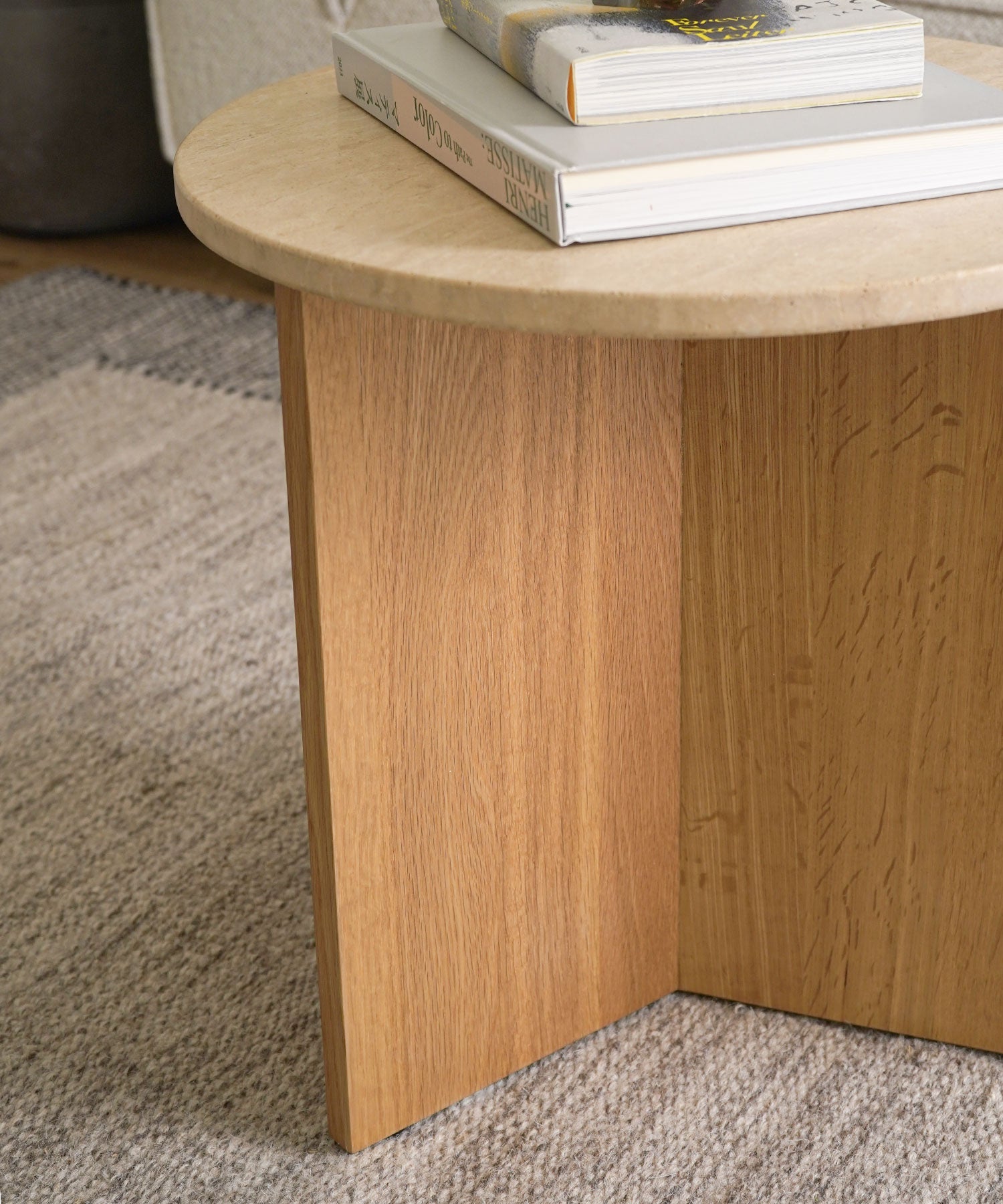 AMICA ROUND SIDE TABLE