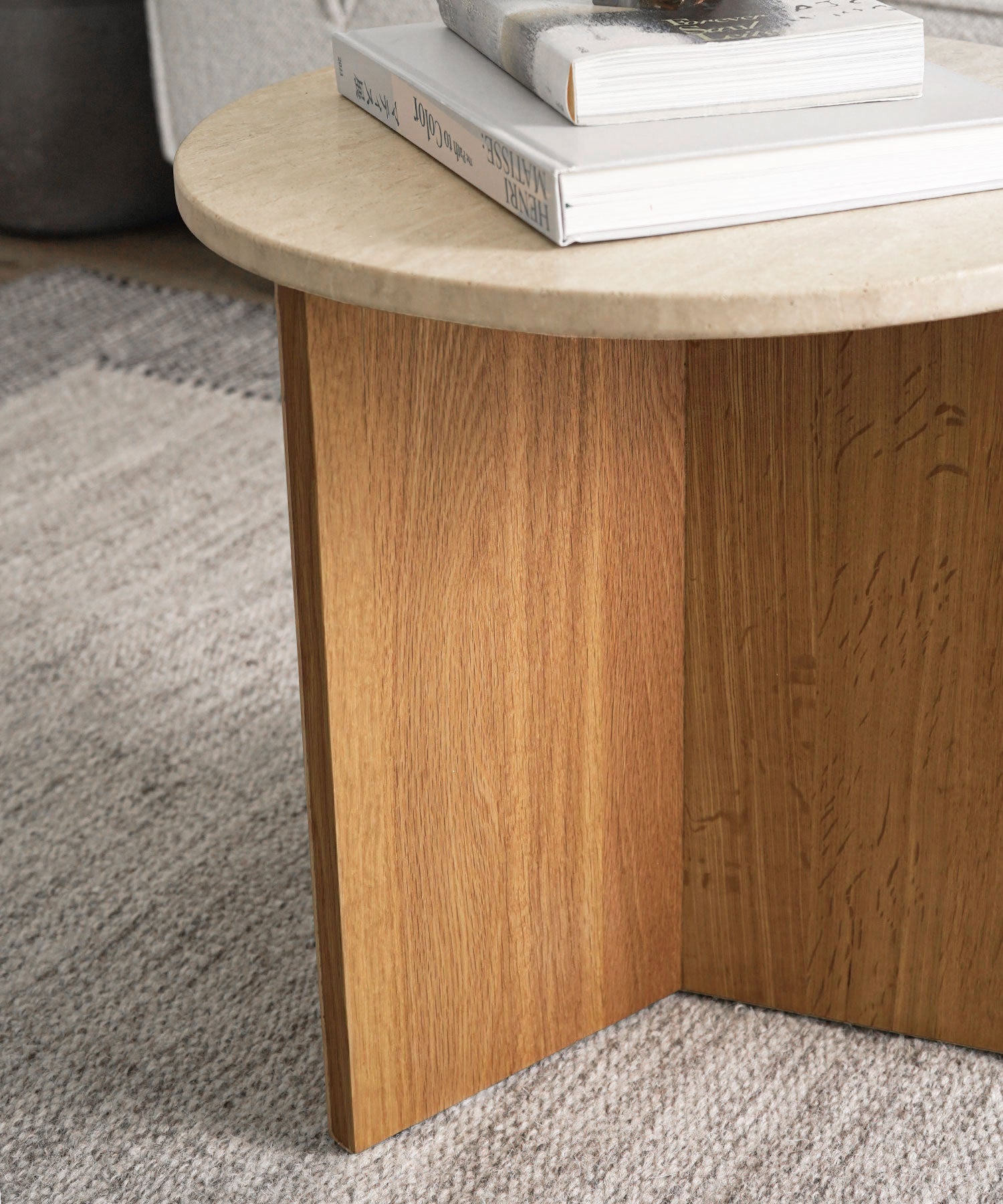 AMICA ROUND SIDE TABLE