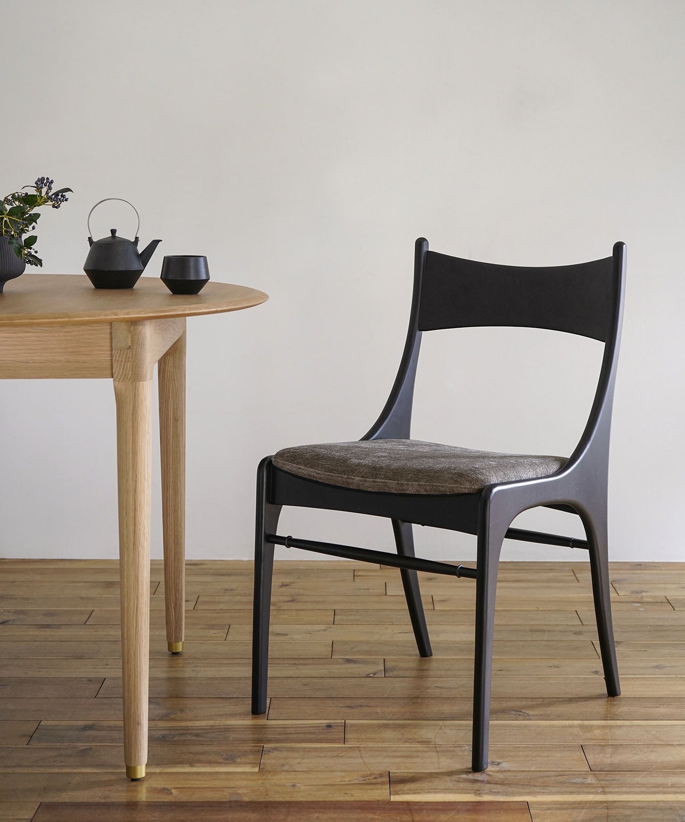 【予約・1月上旬入荷予定】BELTA CHAIR BLACK