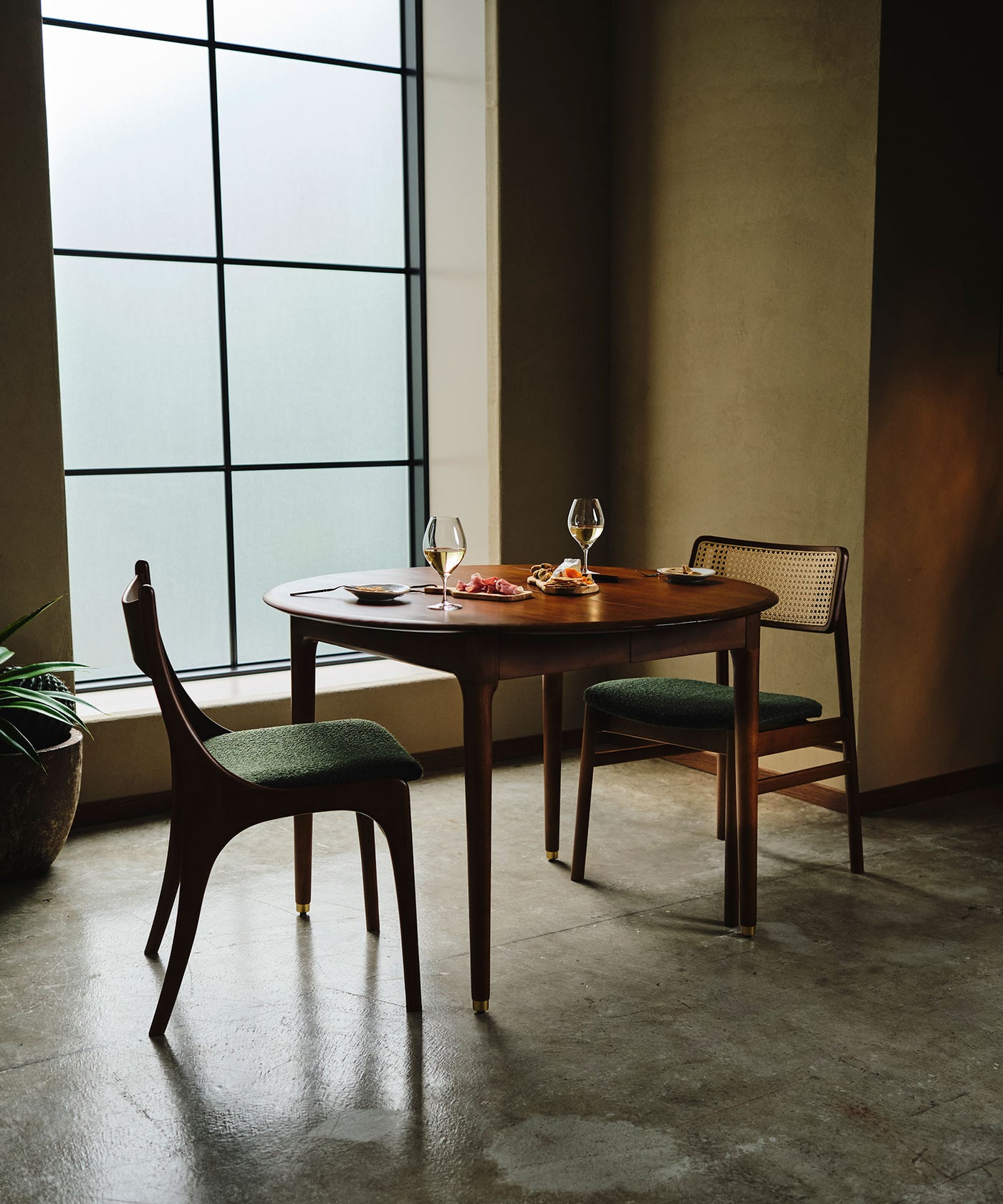 【予約商品・9月中旬入荷予定】CARINA CHAIR BROWN