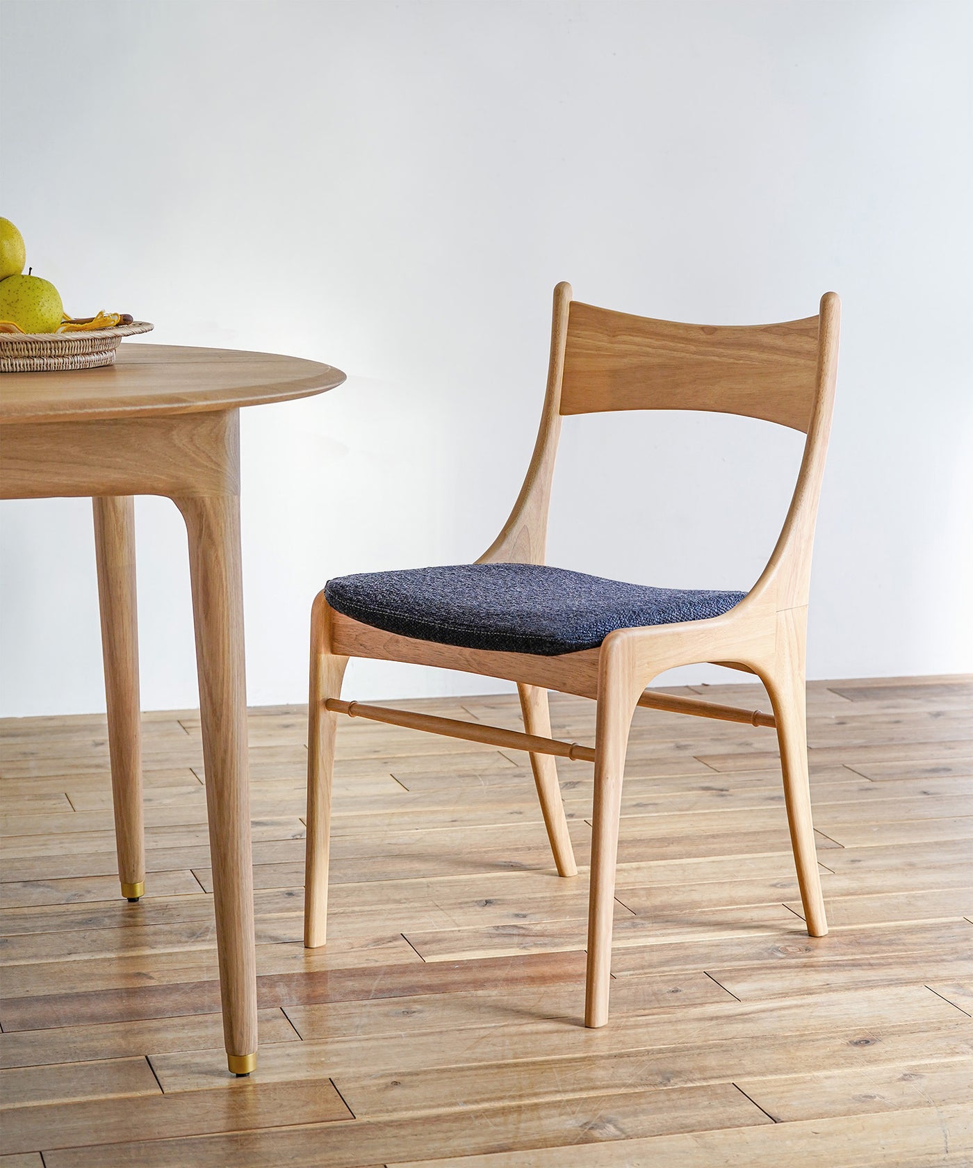 【予約商品・3月下旬入荷予定】BELTA CHAIR NATURAL