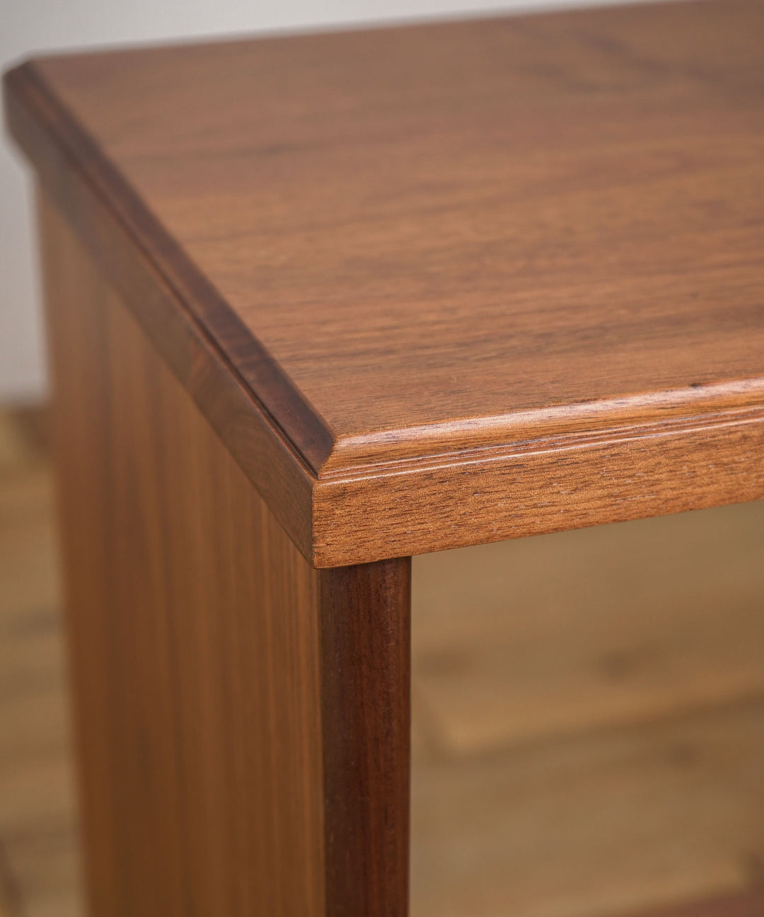 ecruxe（エクリュクス）EPI BOX TABLE WALNUT｜シンプルで使い勝手の
