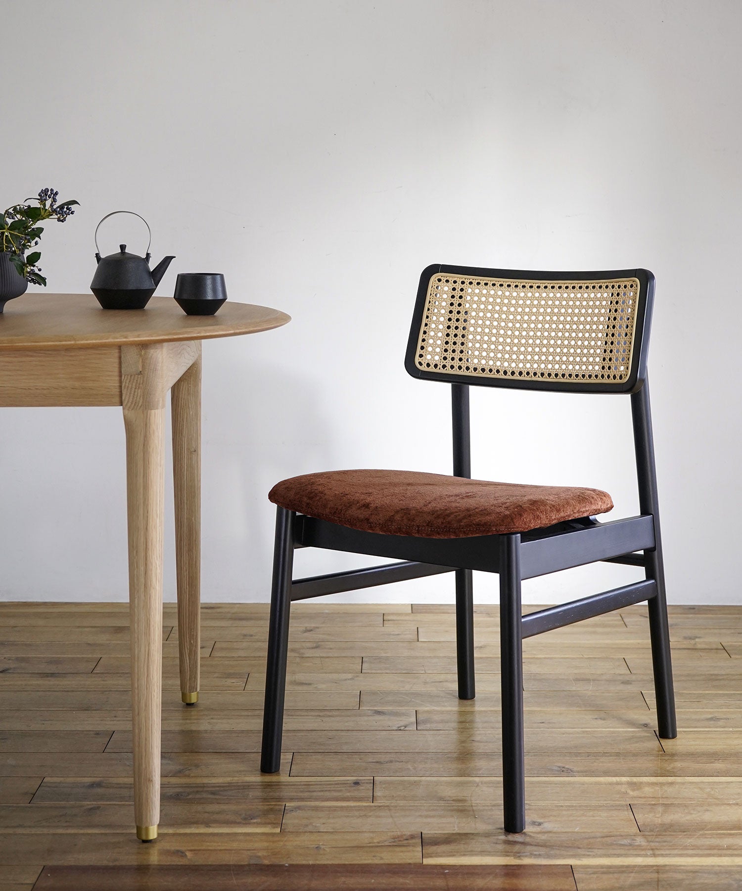 【予約・1月上旬入荷予定】CARINA CHAIR BLACK