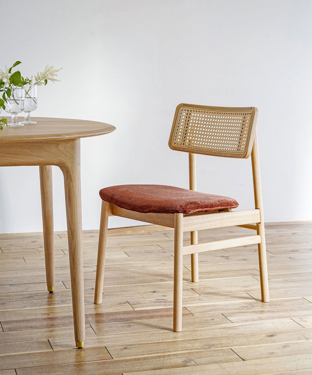 ecruxe_carina_chair_NA_OR_web_