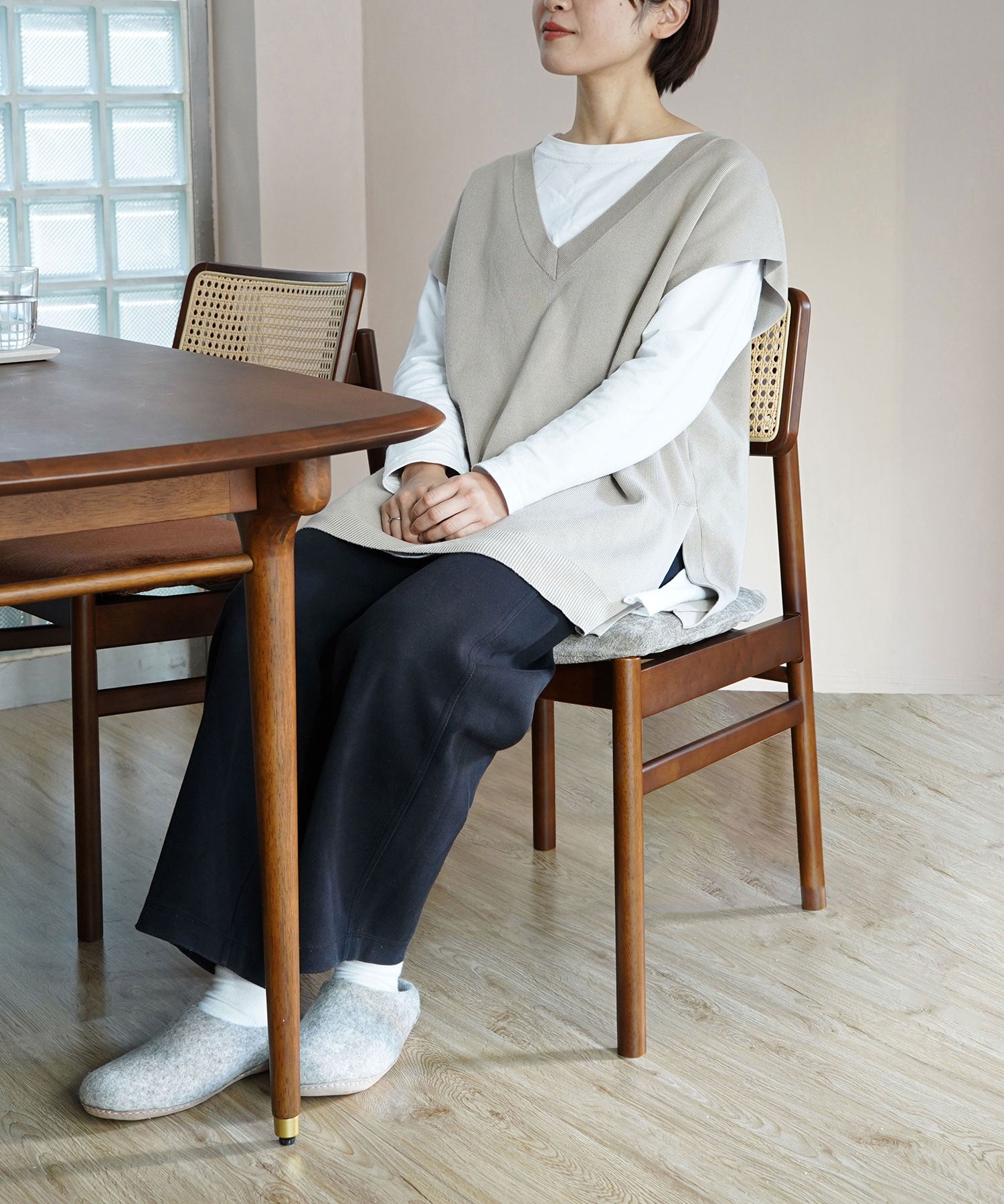 【予約・12月下旬入荷予定】CARINA CHAIR BROWN