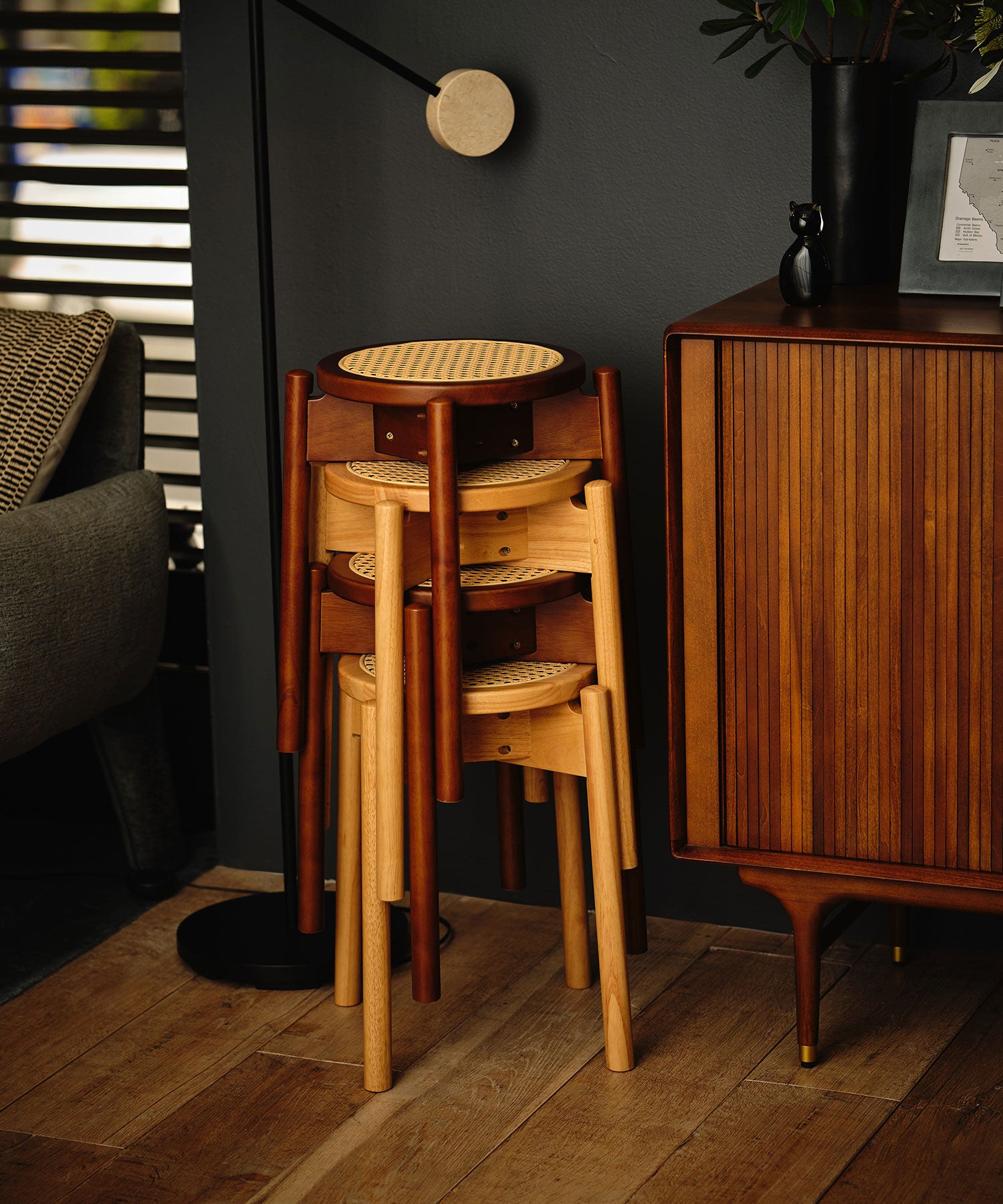 【予約・1月上旬入荷予定】CARINA STOOL