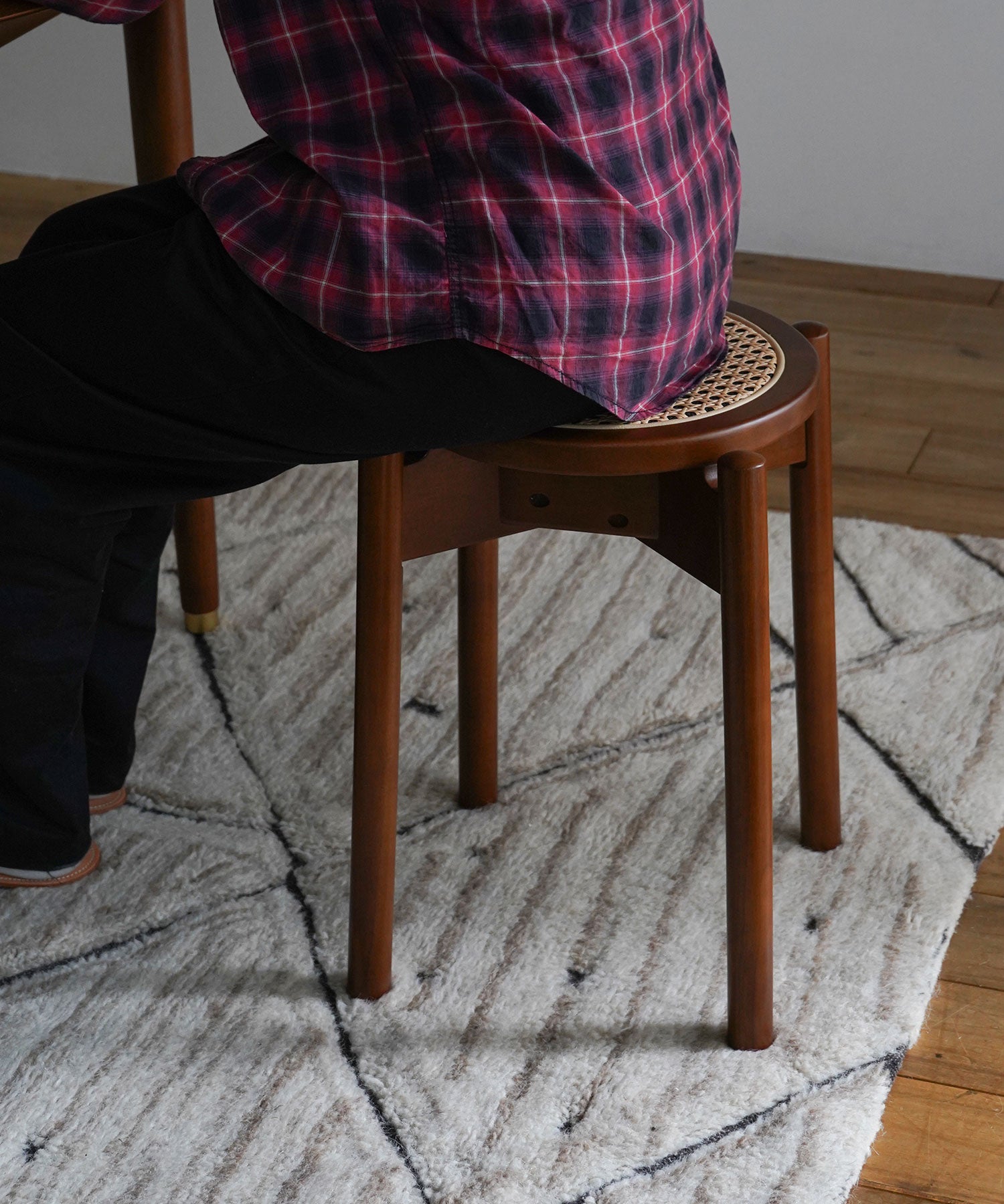 【予約・1月上旬入荷予定】CARINA STOOL