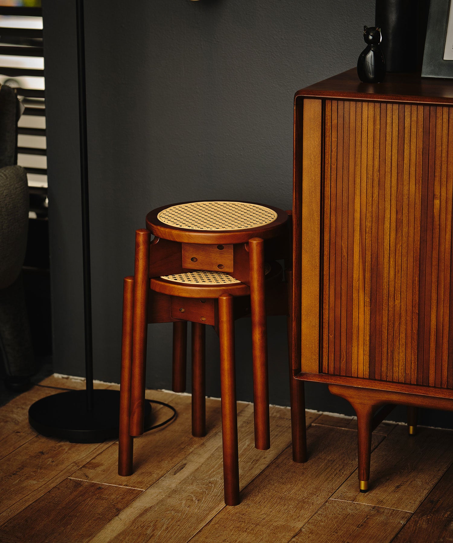 【予約・1月上旬入荷予定】CARINA STOOL