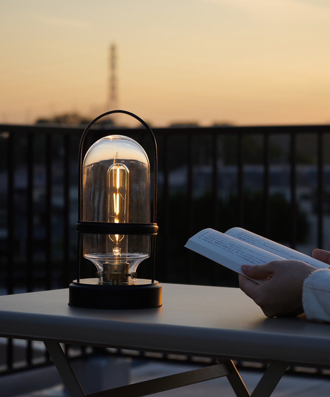 ecruxe（エクリュクス）CYLIN PORTABLE LAMP｜シンプルで個性的な