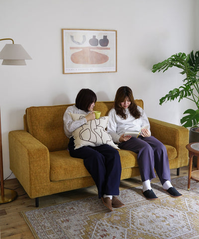 二人で座ってもゆったりサイズ。