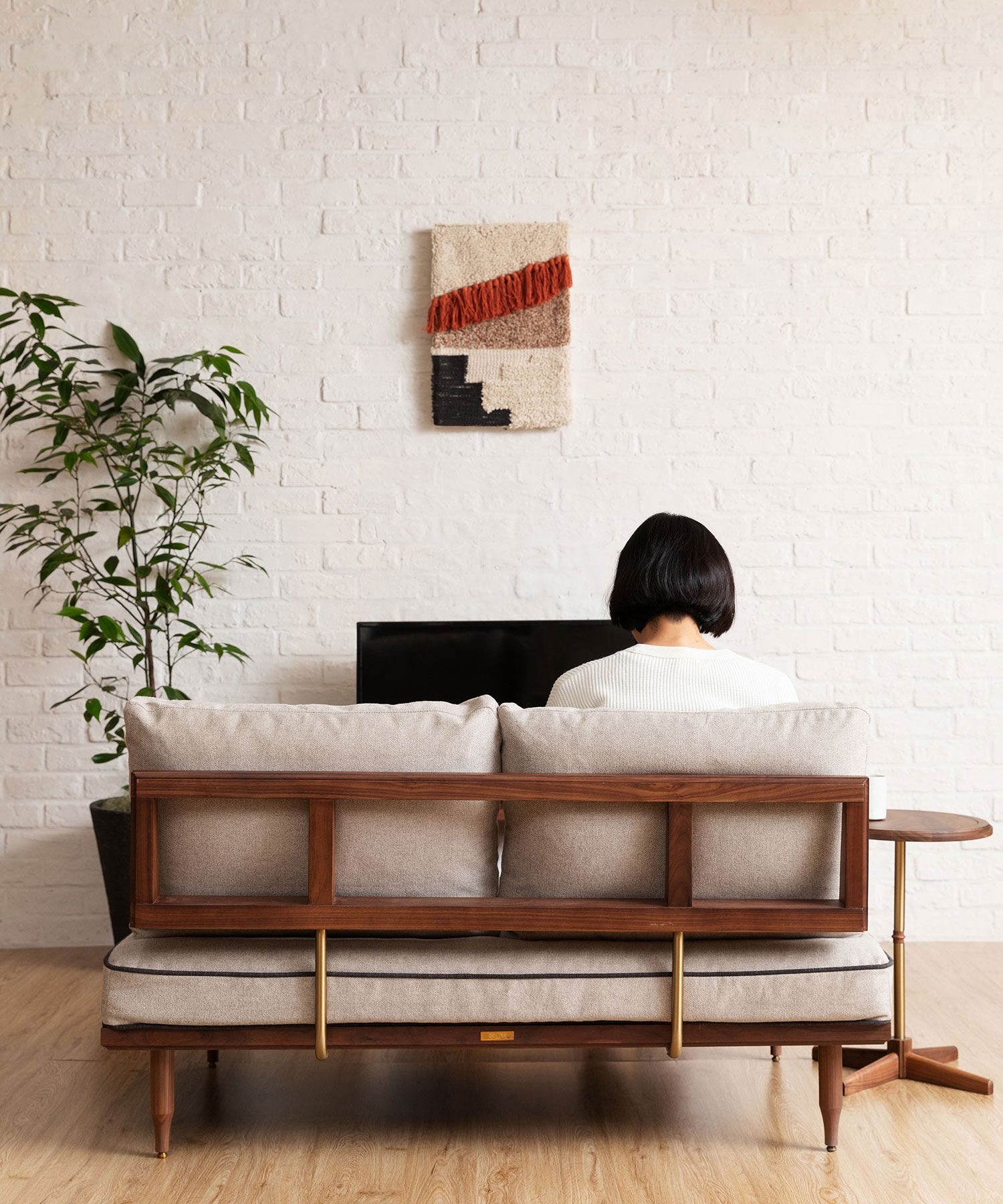 お部屋の中央に置いても様になります。