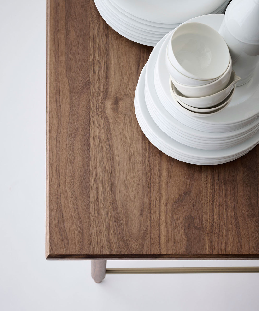ecruxe（エクリュクス）EPI DINING TABLE 800 WALNUT | 高品質な安定感