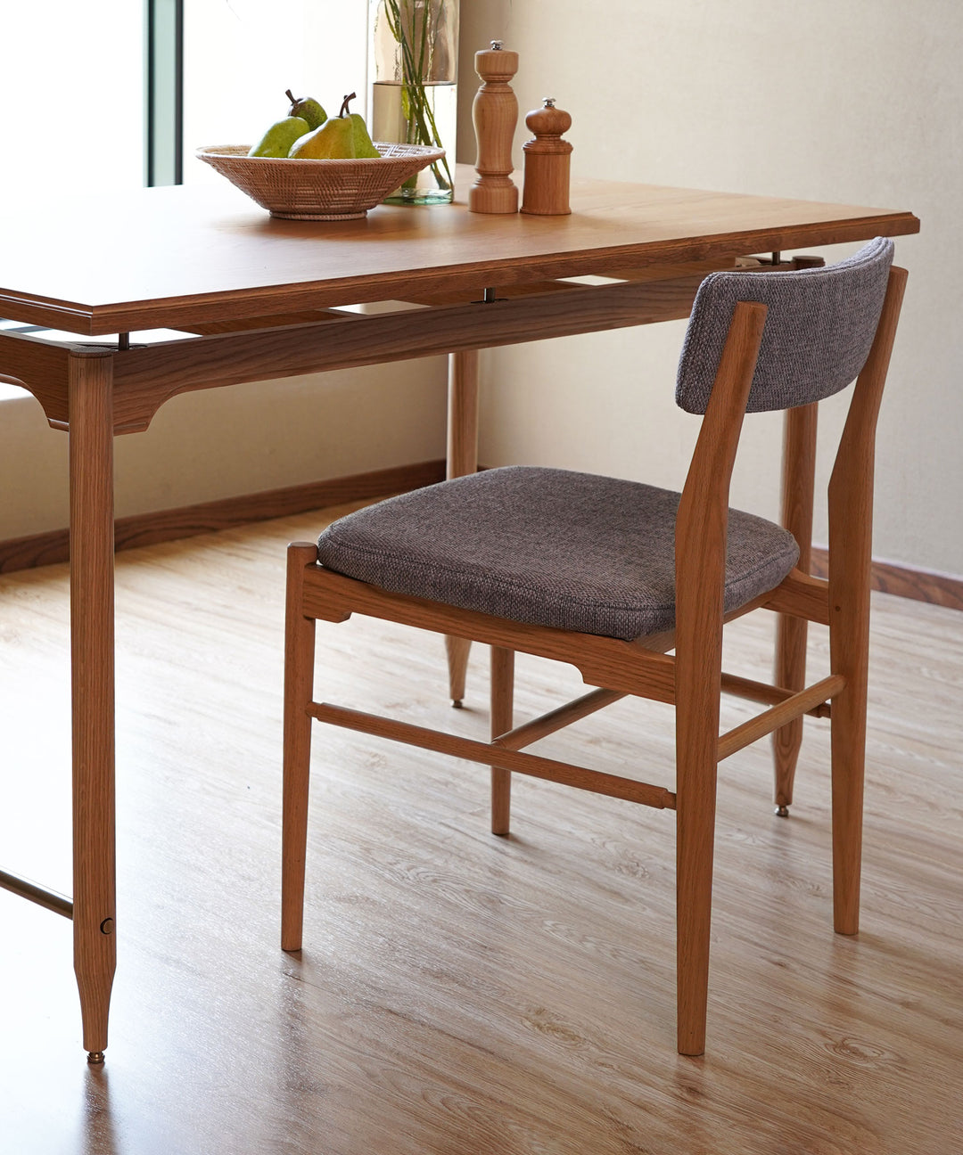 デザインもサイズも心地よく寄り添う 「ecruxe」ダイニングシリーズ