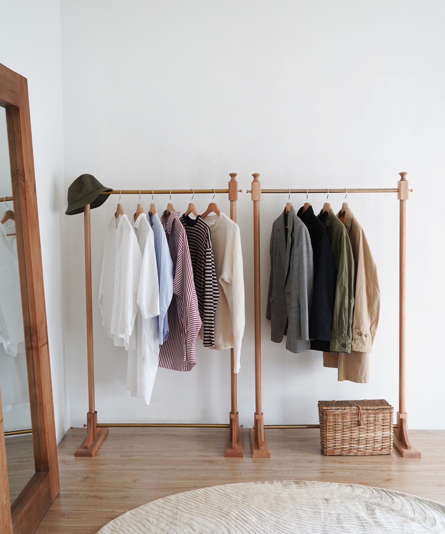 LIEN COAT HANGER RACK OAK
