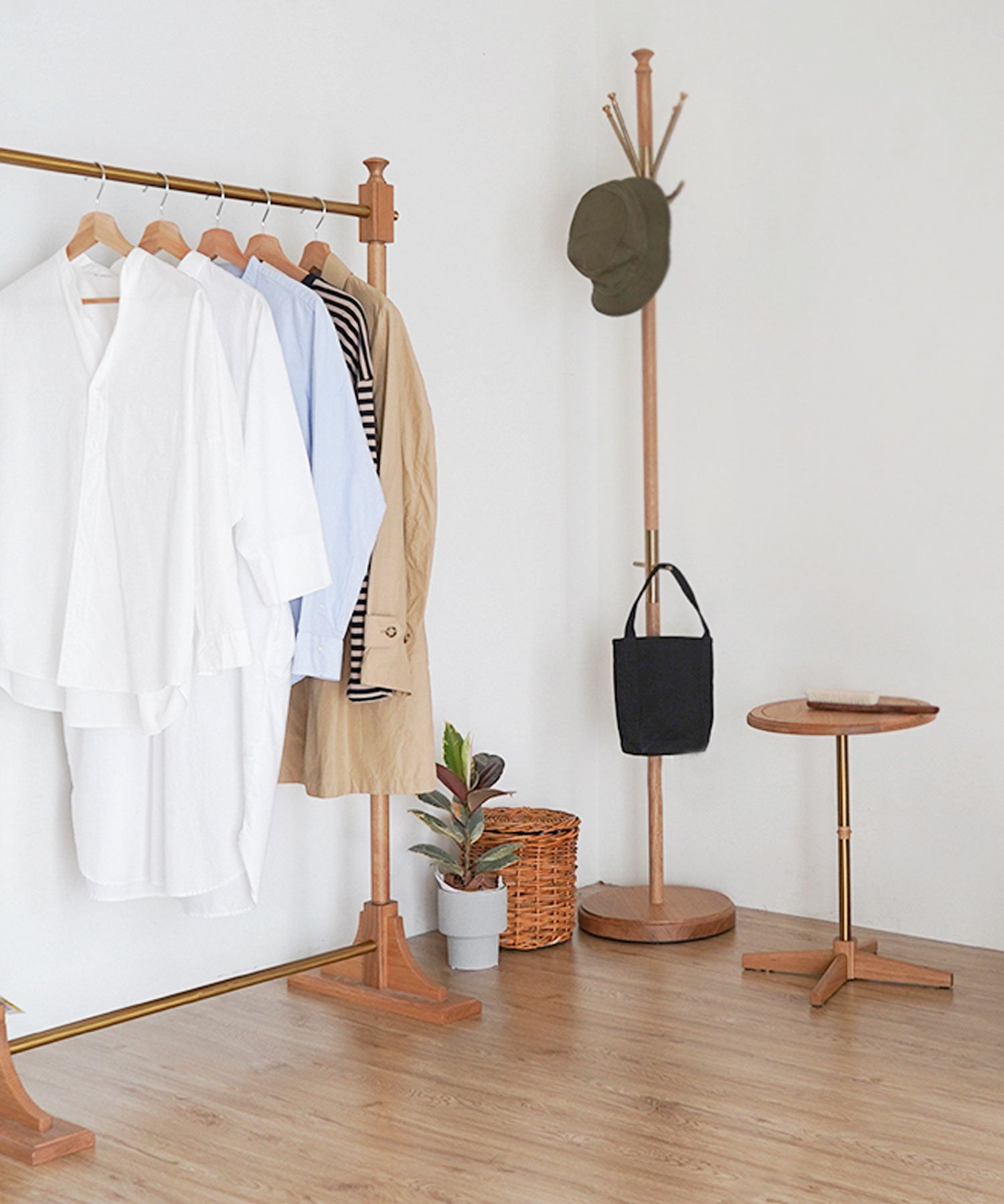 LIEN COAT HANGER RACK OAK