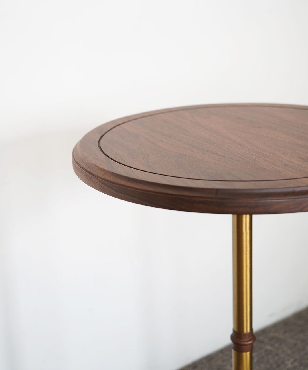 ecruxe（エクリュクス）LIEN ROUND SIDE TABLE WALNUT｜真鍮塗装と木材