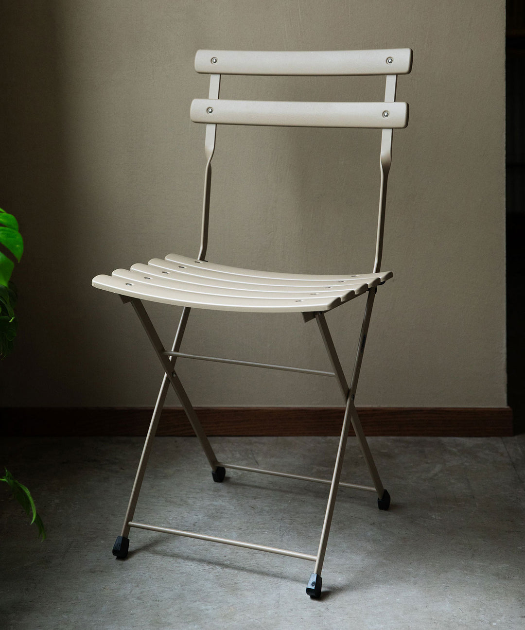 emu（エミュ―）Arc en ciel FOLDING TABLE＆CHAIR SET】アウトドアファニチャー｜折り畳み式家具｜特別価格 –  TIMELESS COMFORT