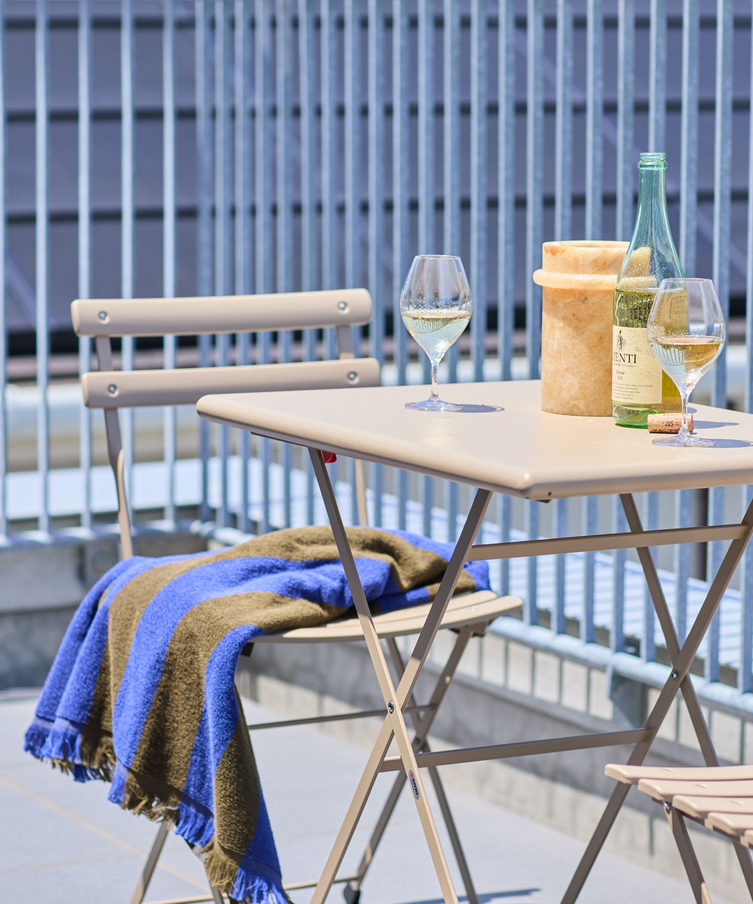 Arc en ciel FOLDING TABLE