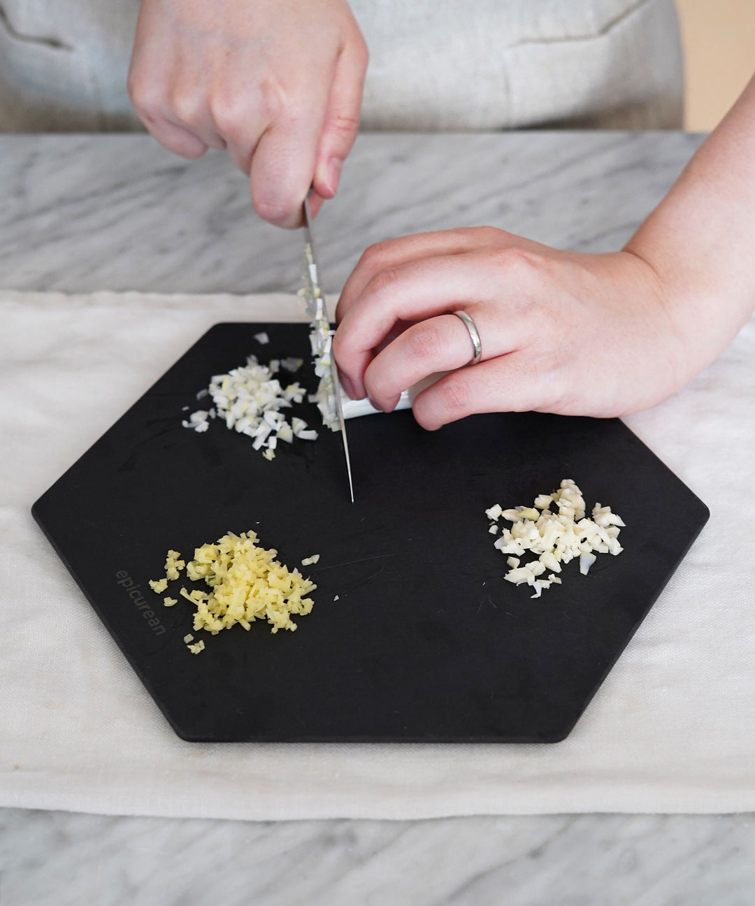 epicurean】エピキュリアン 六角カッティングプレート | 新感覚の六