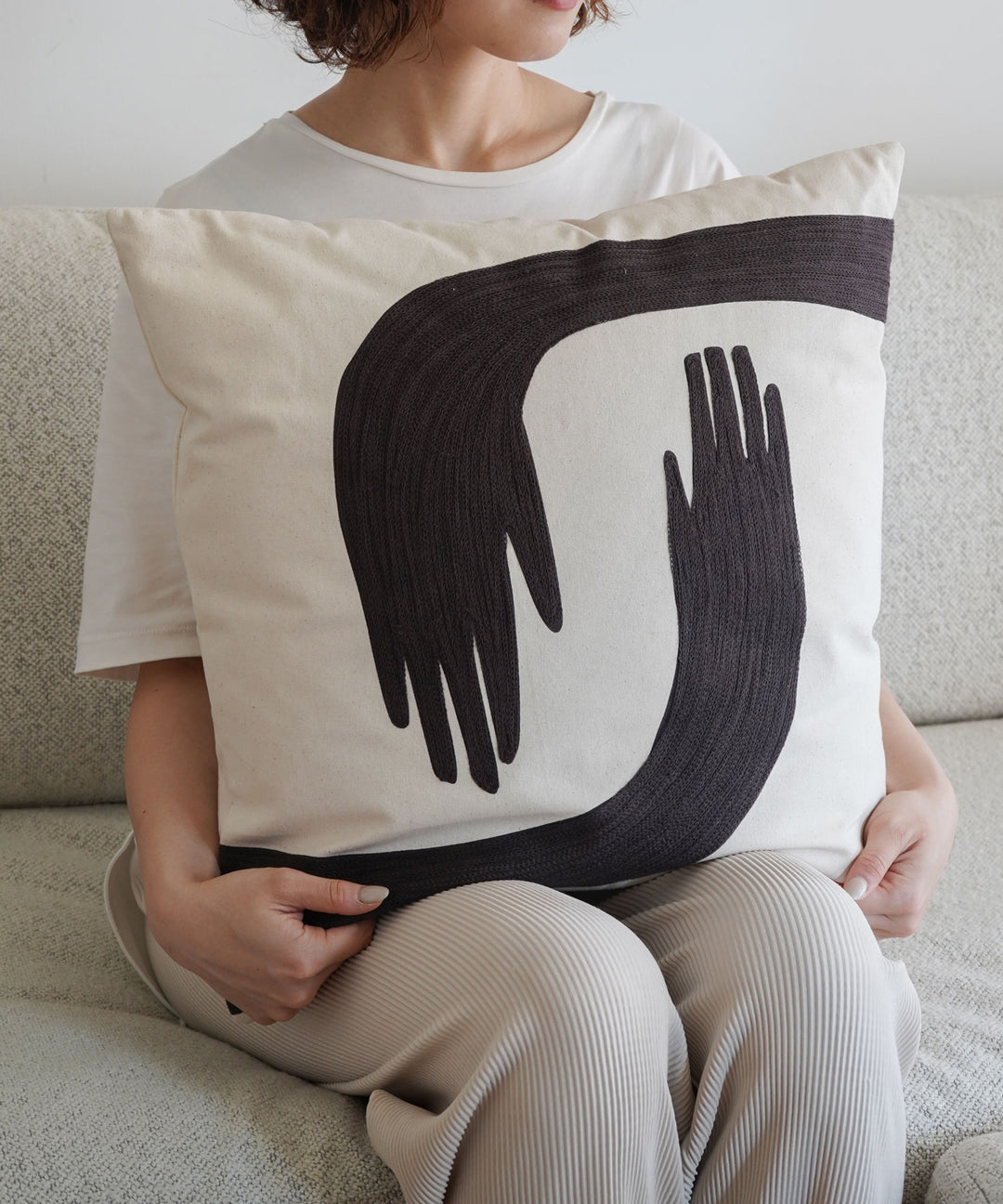 ferm LIVING Pose Cushion - 創造性とつながりを象徴するオーガニック