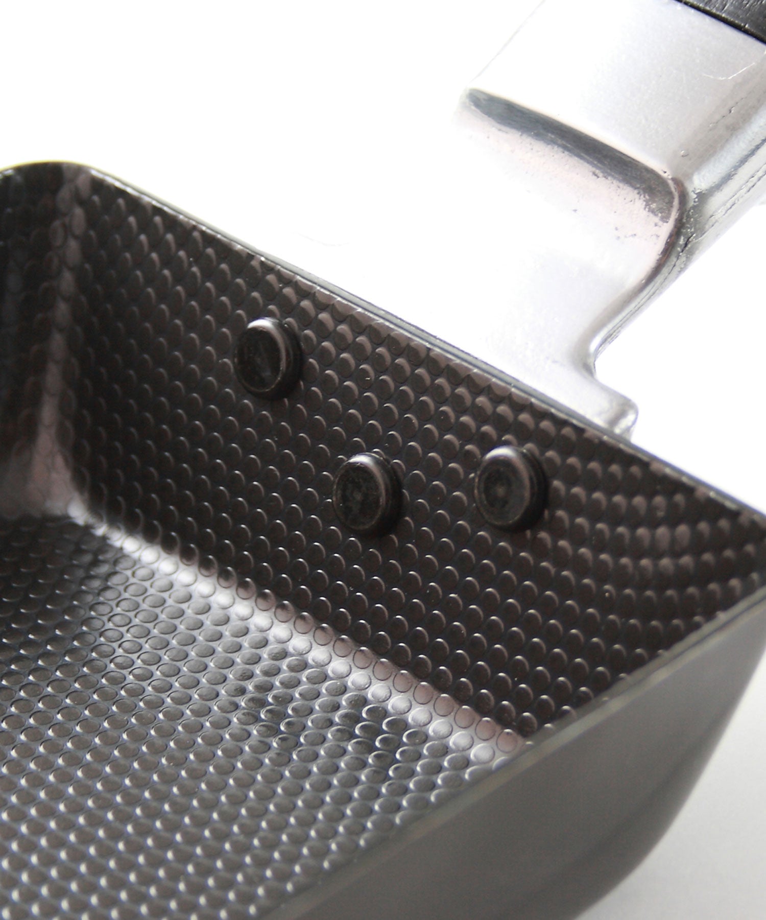 表面には細かなエンボス加工つき