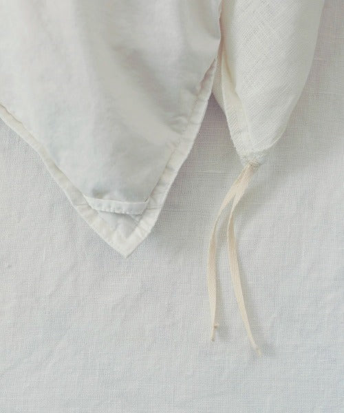 ヨレ防止用の紐が四隅に付きます