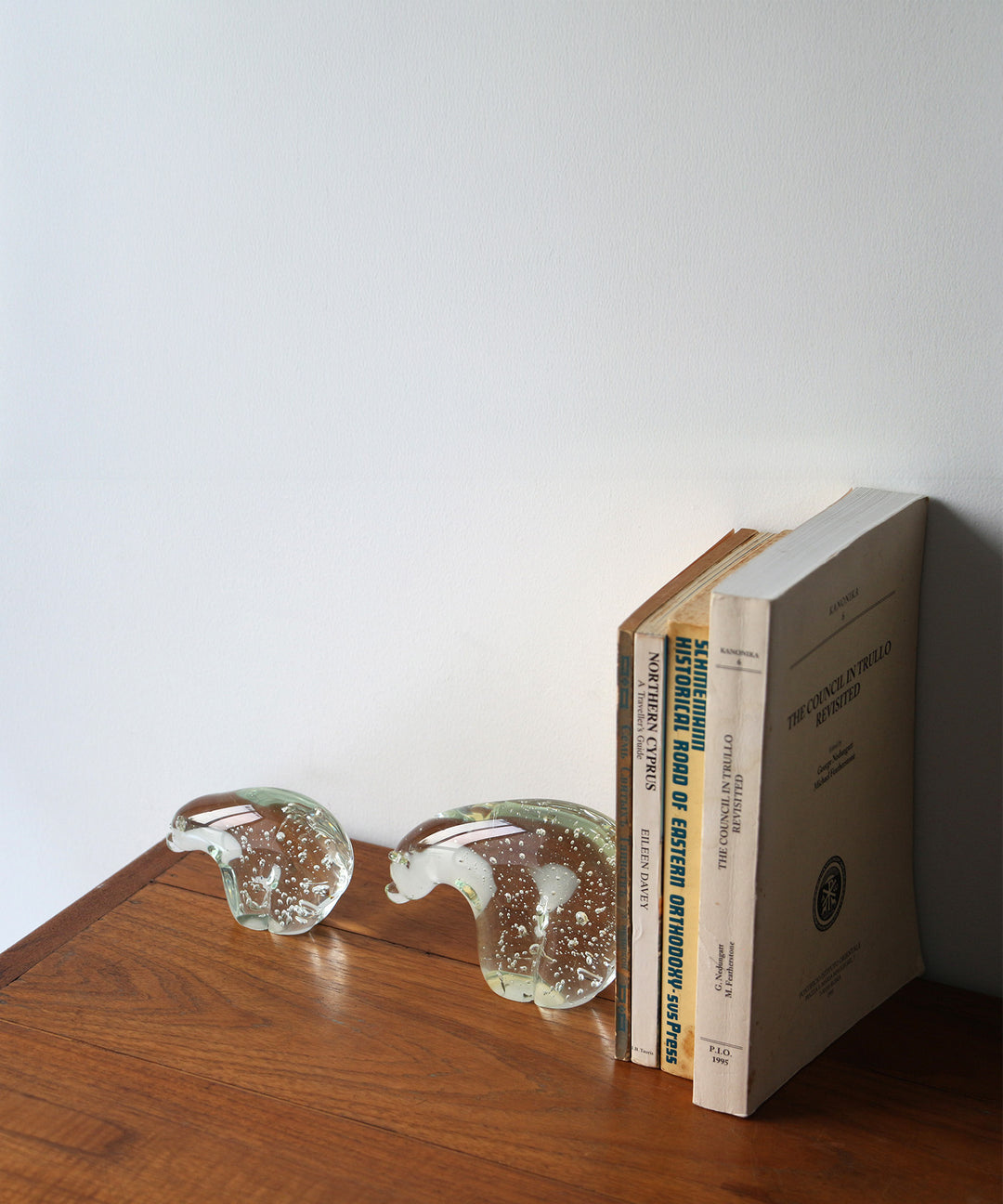Glass Object polar bear S｜手作業で生まれる気泡と光の反射が美しい