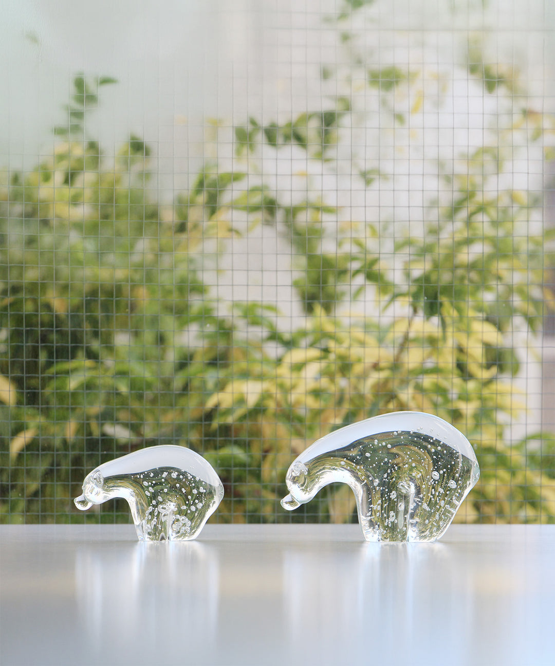 北極熊 ガラス細工 Glass Object polar bear S｜手作業で生まれる気泡と光の反射が美しい
