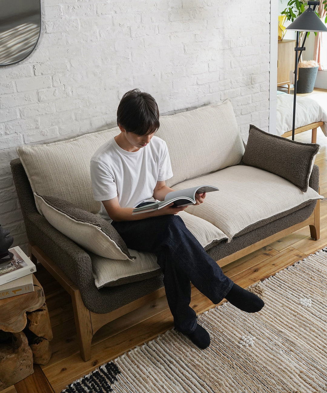 HALO(ハロー)WOODNEST 2P SOFA|木の温もりとリバーシブルクッション HALO(ハロー)WOODNEST 2P SOFA|木の温もりとリバーシブルクッション