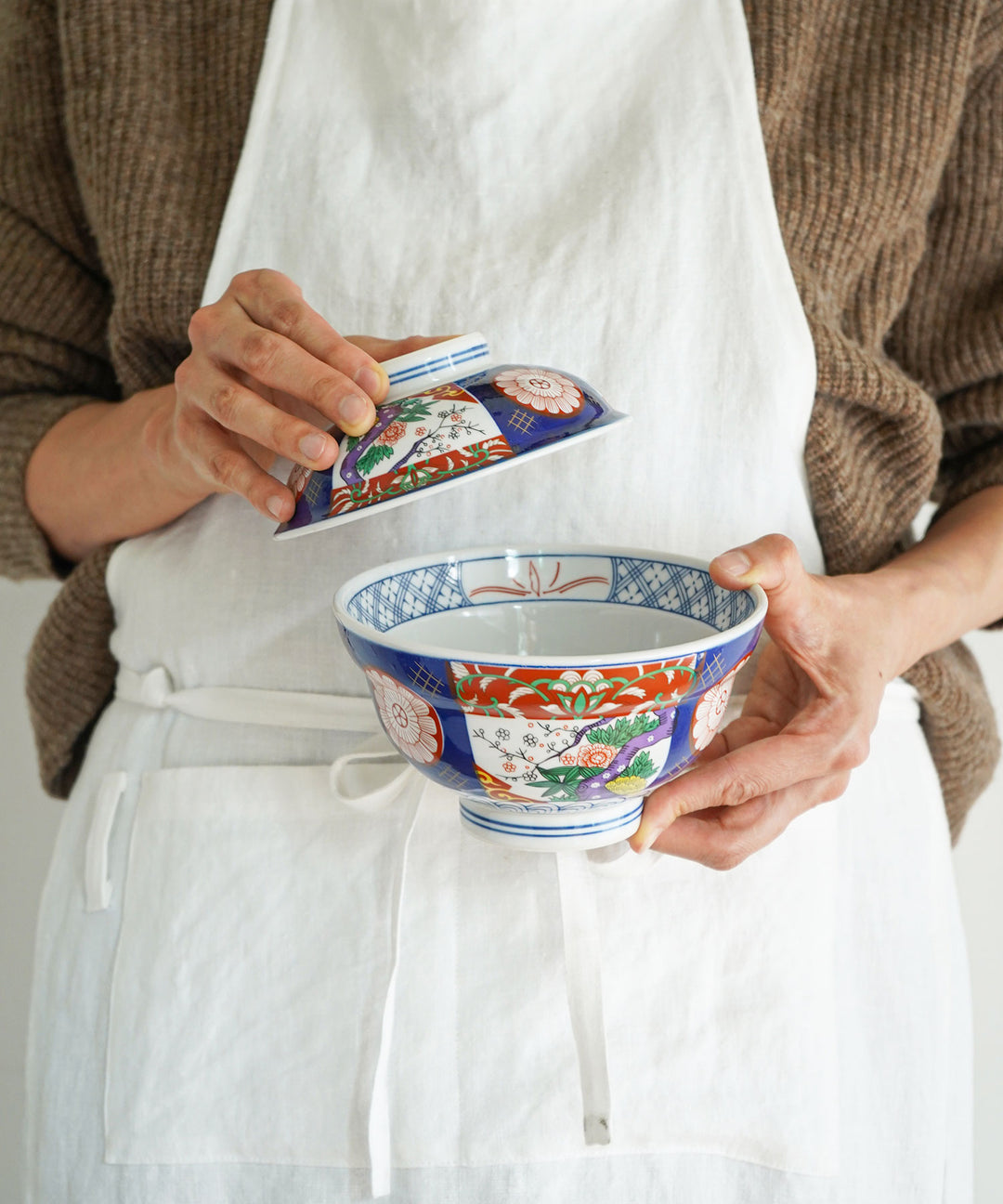 TIMELESS COMFORT SELECT 錦牡丹5寸蓋丼 - 華やかに彩る美濃焼の伝統