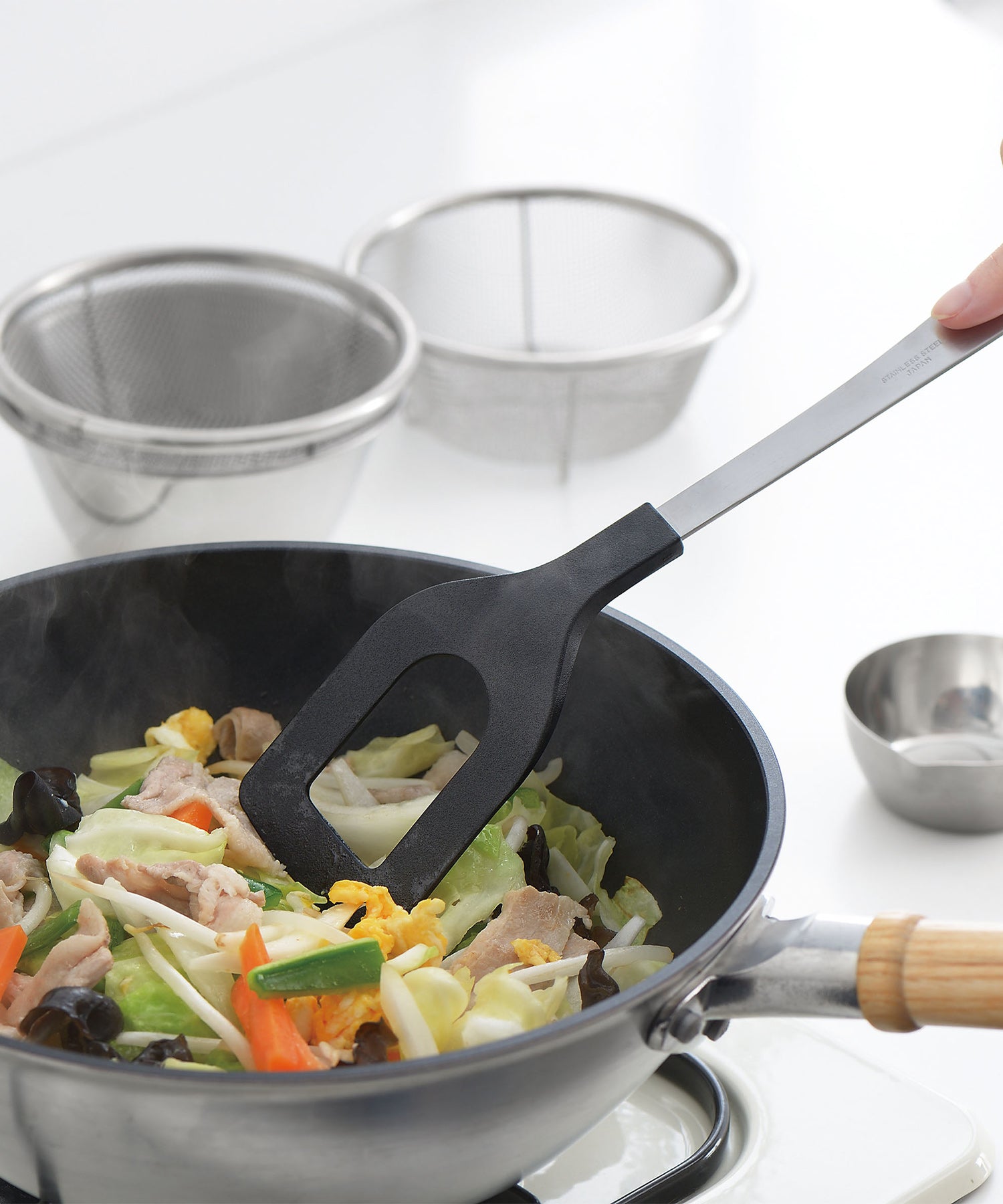 穴あきターナー