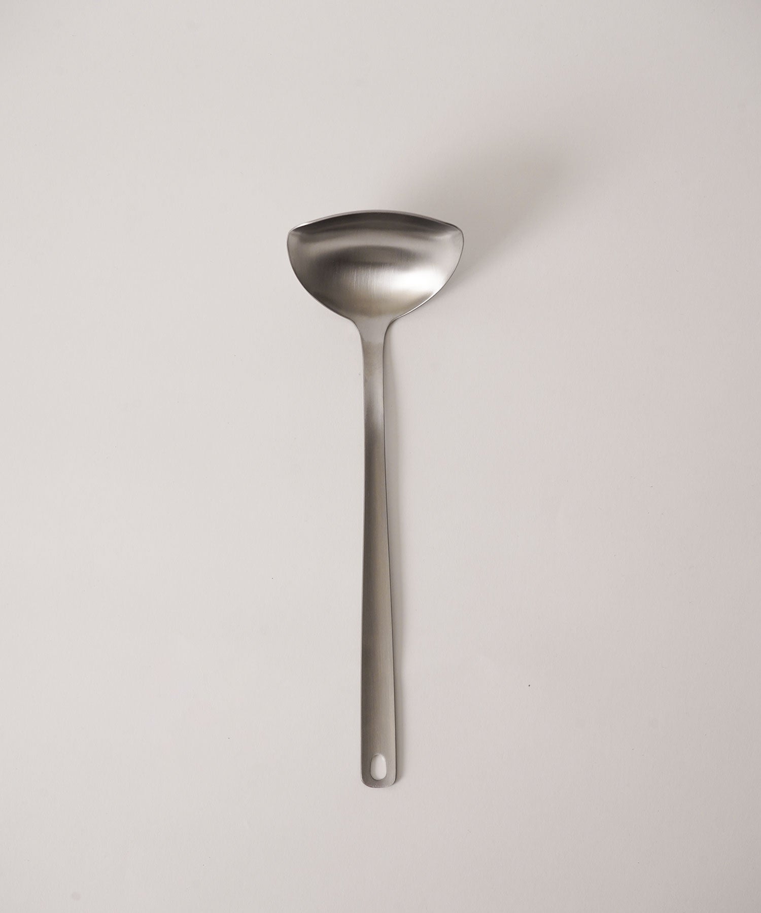 すくいやすく注ぎやすいレードル