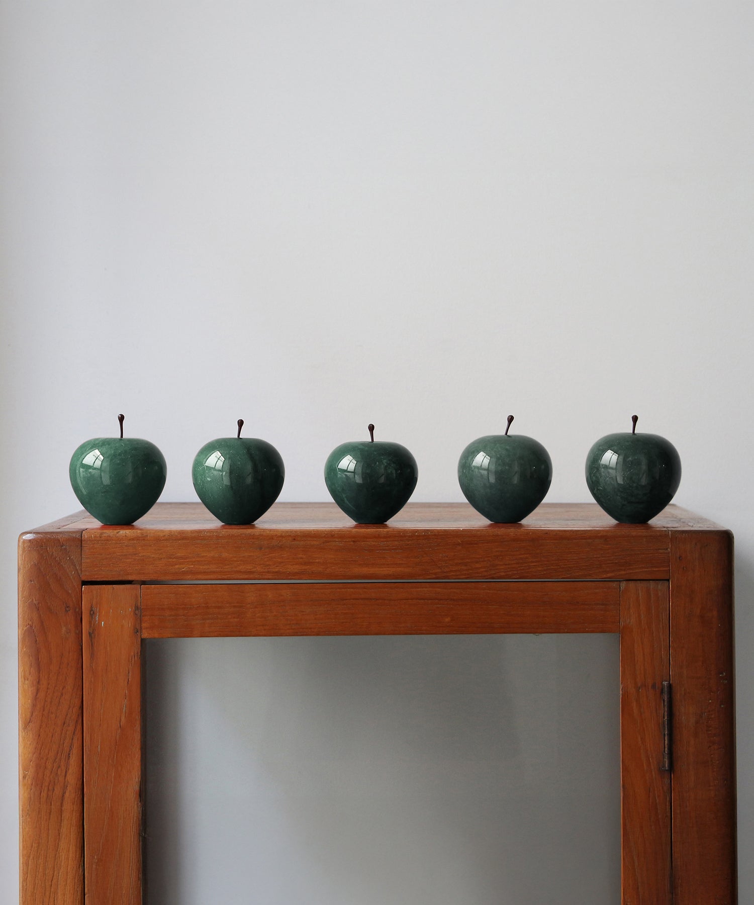 天然大理石を使用しているため、色や模様、形に個体差があります