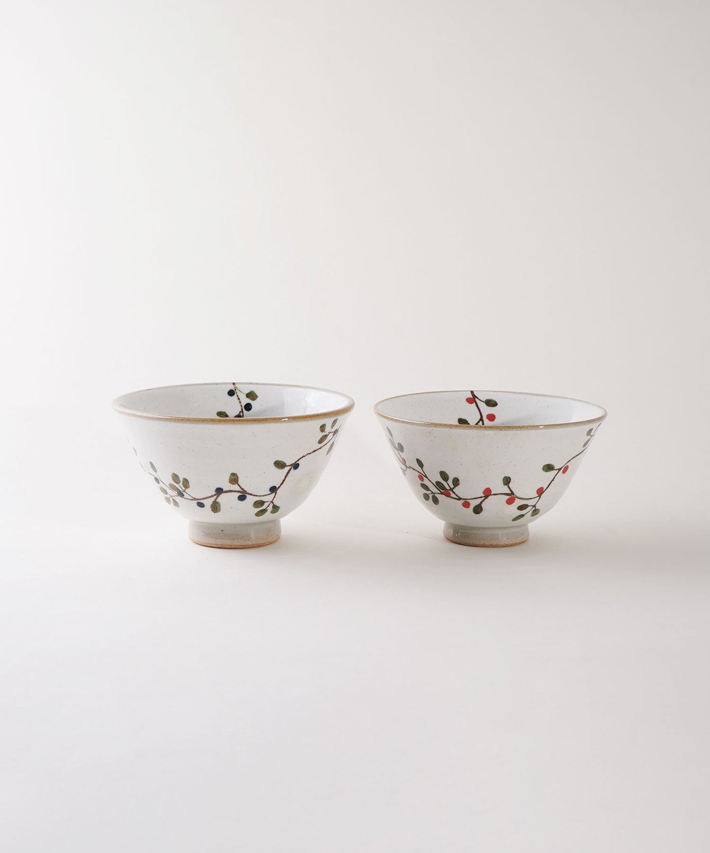 花つなぎ 軽量飯碗｜手に優しい波佐見焼のやさしい花模様の飯碗