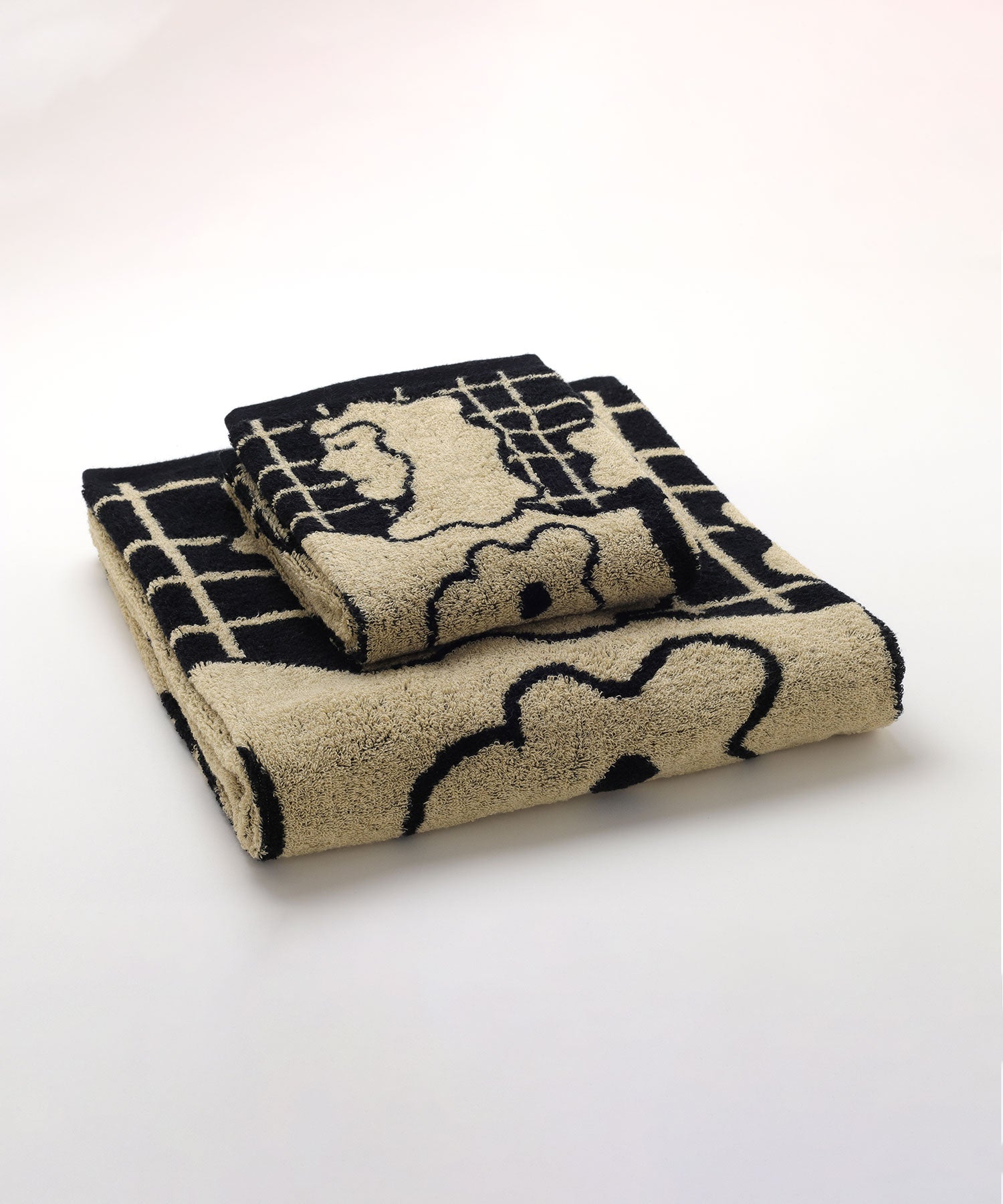 上：フェイスタオル<br>下：バスタオル