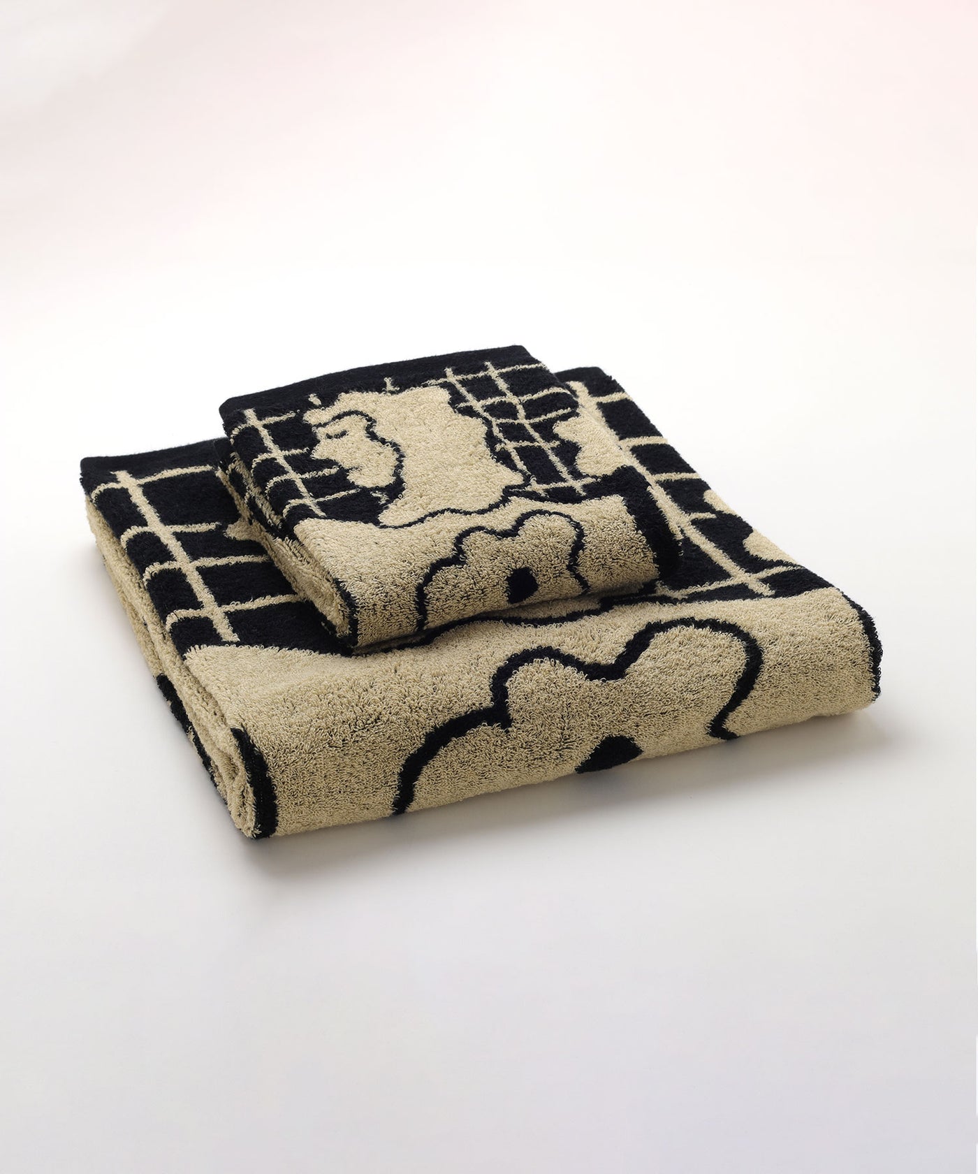 上：フェイスタオル<br>下：バスタオル