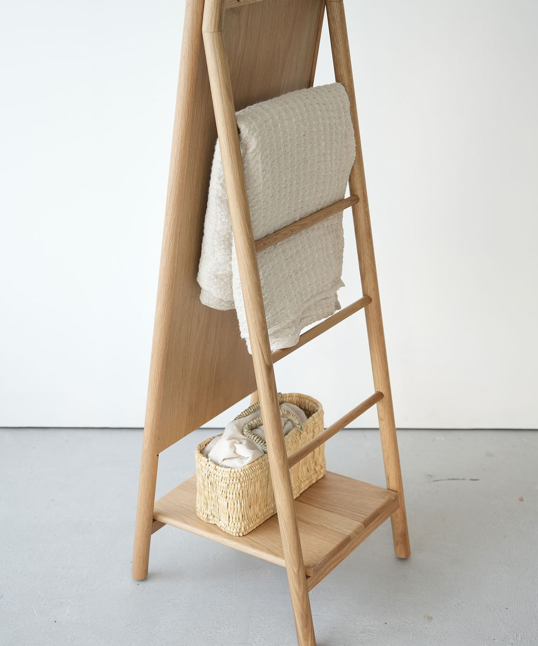 スタンドミラー SCALA｜収納付き＆天然木フレームの多機能ミラー