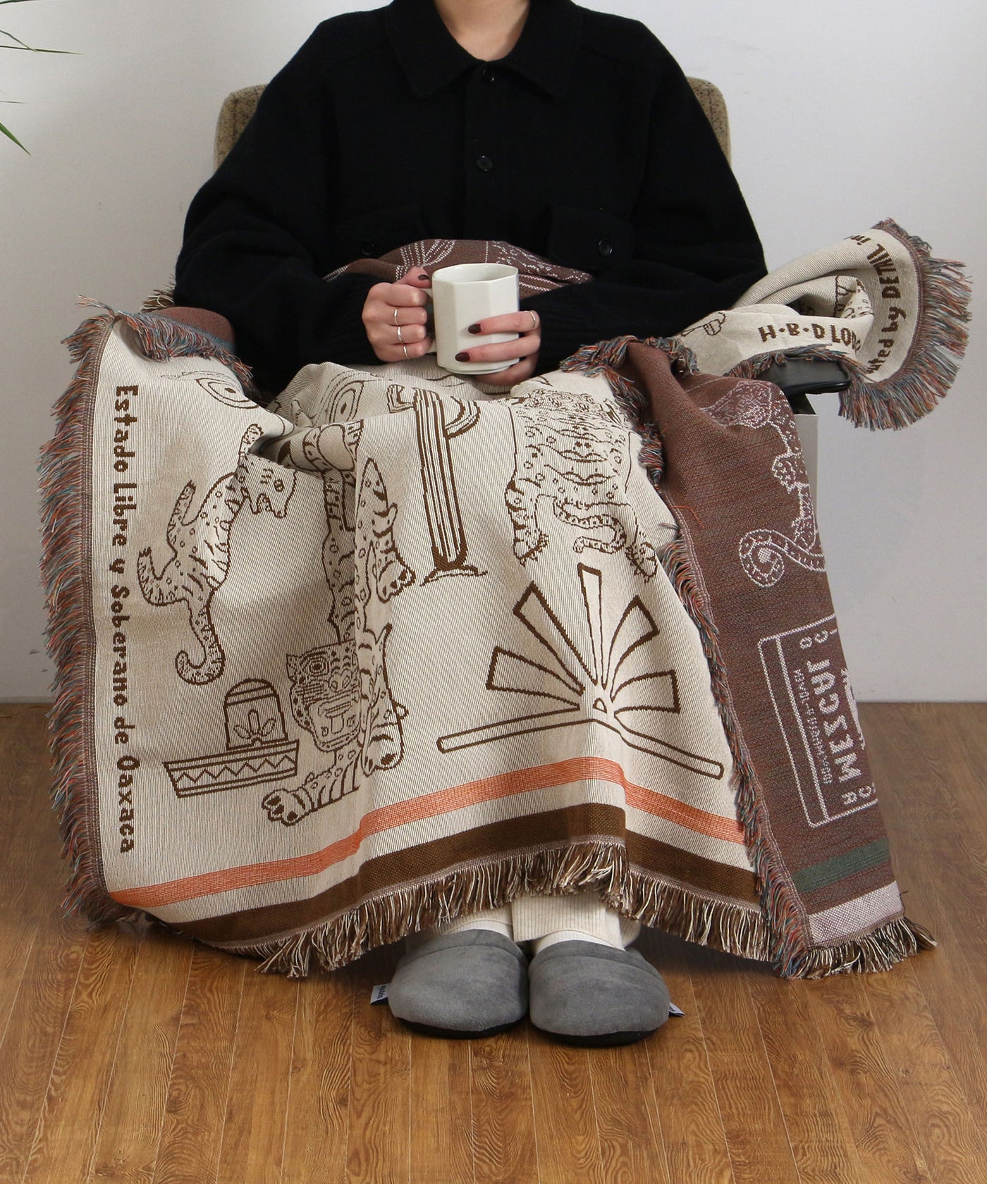 OAX THROWKET Tiger and more Cream