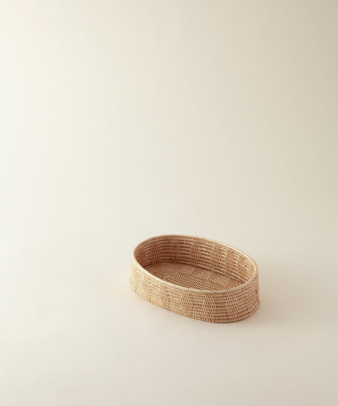 Frangipani Rattans（フランジパニラタン）オーバルバスケット 模様付