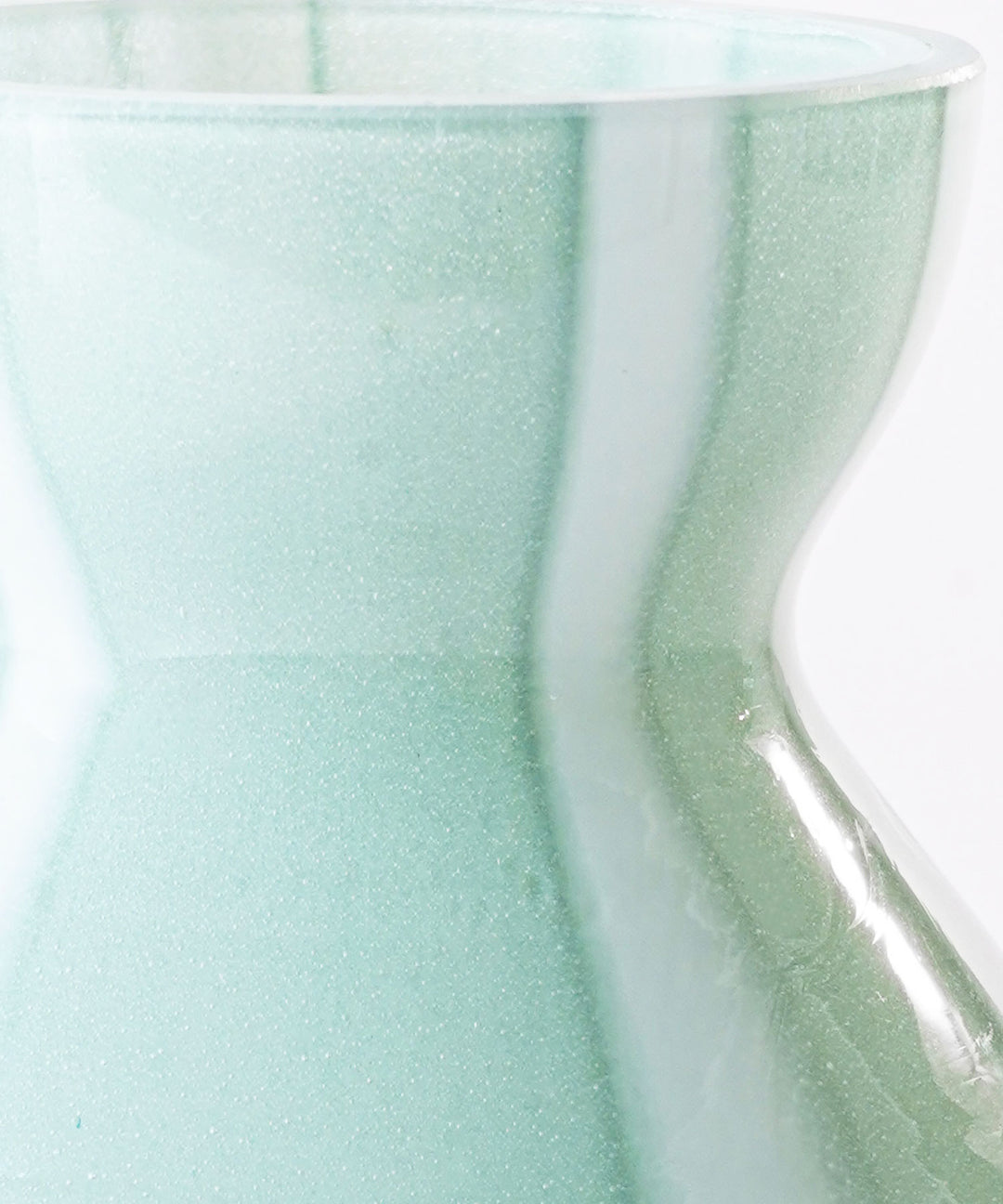 ガラスベース - 個性あふれる形と模様が花を引き立てるフラワーベース