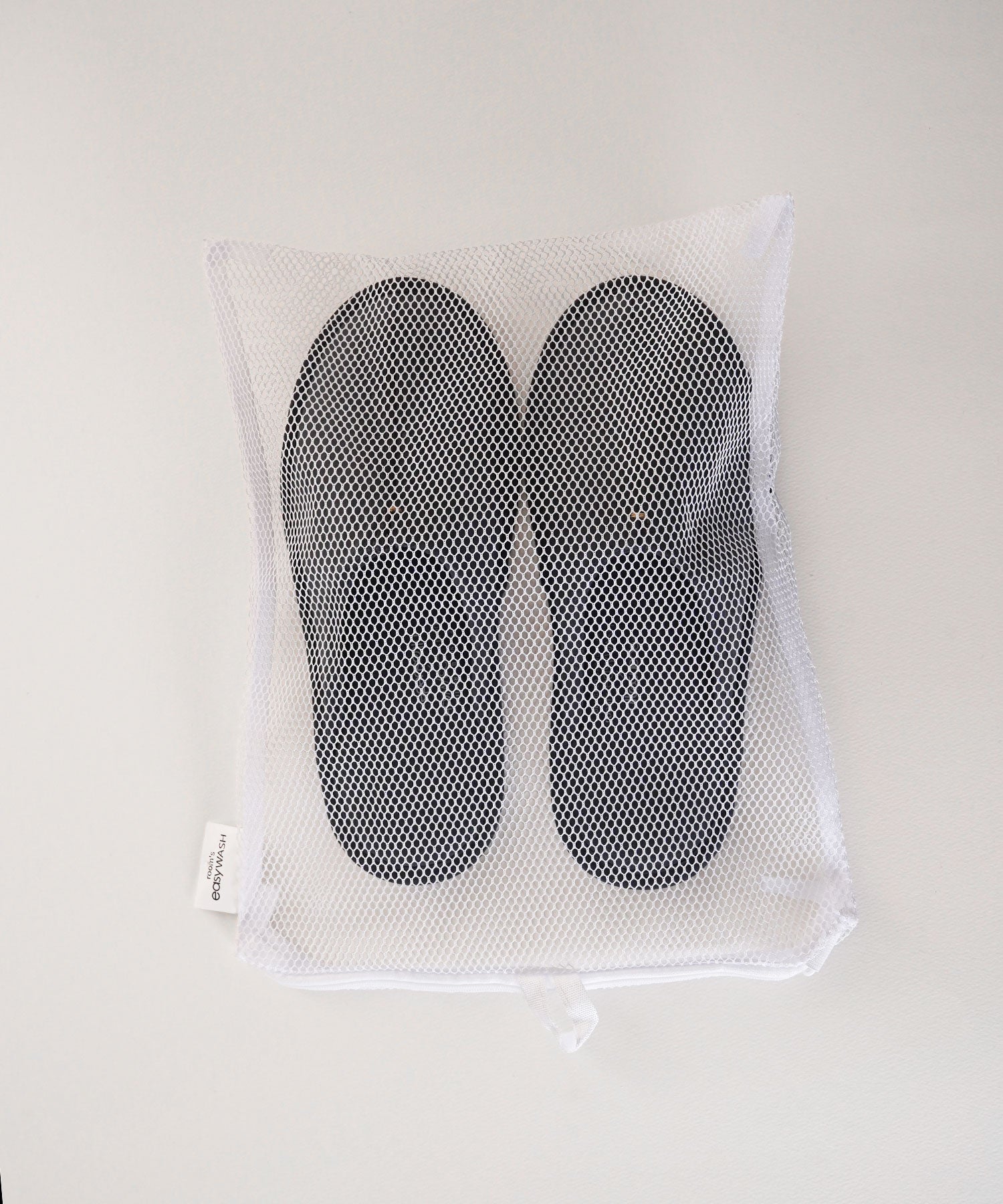 付属のランドリーネットは洗濯、保管、持ち運びに便利。