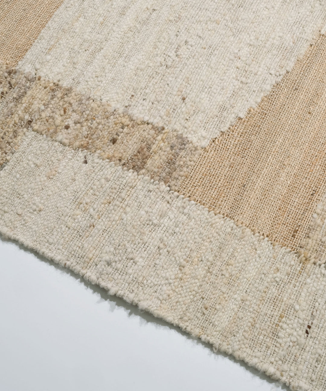 RugRu BURT RUG 1400×2000mm - ウールとヘンプが織りなすナチュラルな