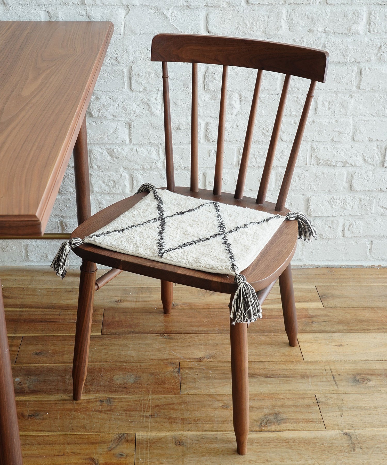 Neha Rug RugRu / NEHA CHAIR RUG|ベニワレン風デザインのふんわりチェアラグ – TIMELESS COMFORT