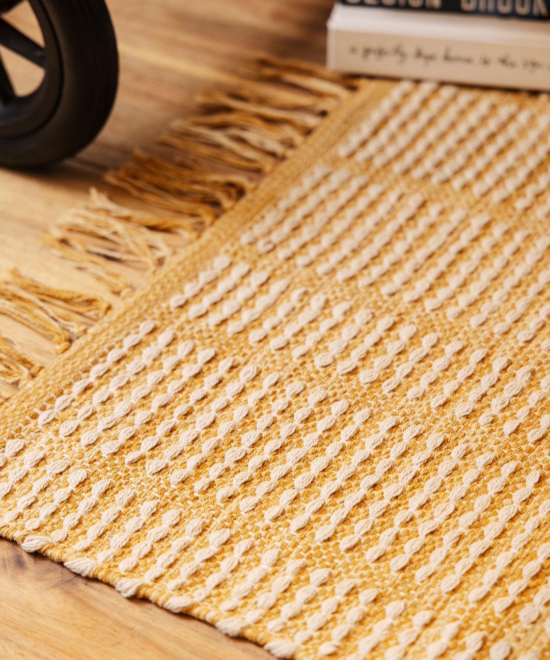 RugRu SCEAN MAT 500×700mm - 個性的なカラーが空間を彩る小ぶり