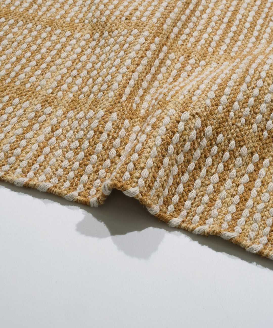 RugRu SCEAN RUG 1400×2000mm - 個性的なカラーで空間を引き立てるラグ