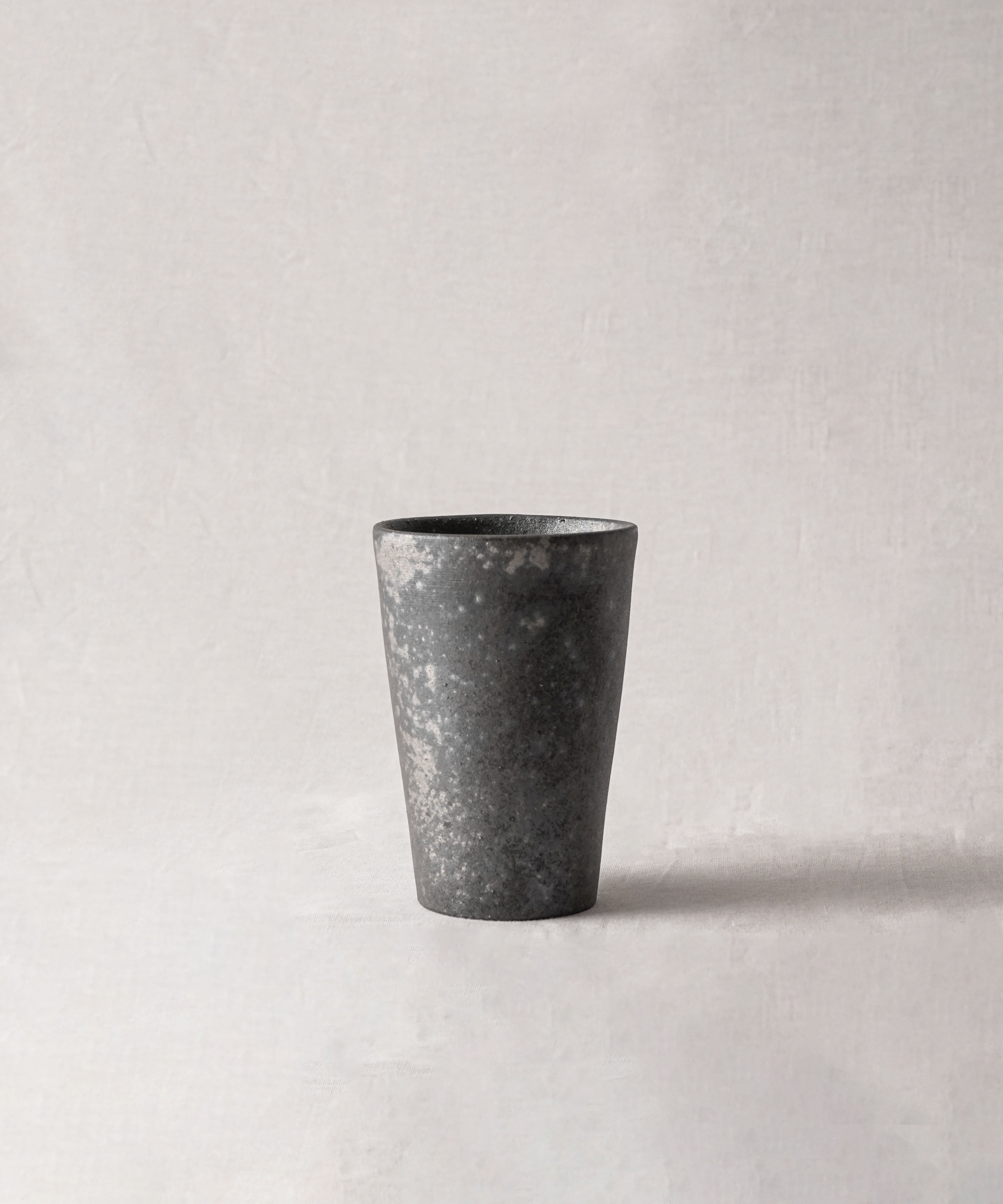 ビアカップ - 菱三陶園の再生陶器で泡立ちと味わいを楽しむ