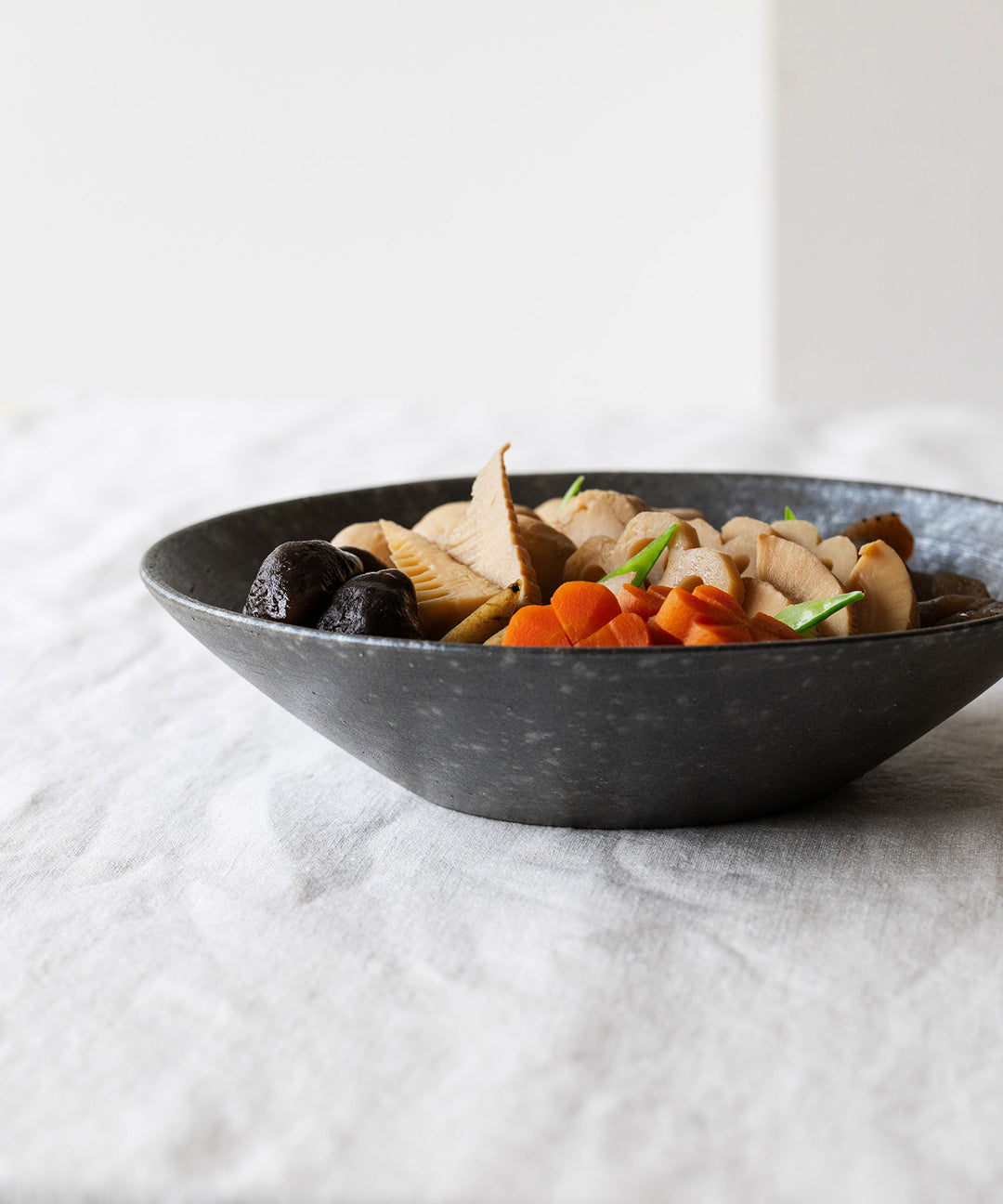 菱三陶園 / 浅鉢 - サスティナブルな再生陶器の万能プレート