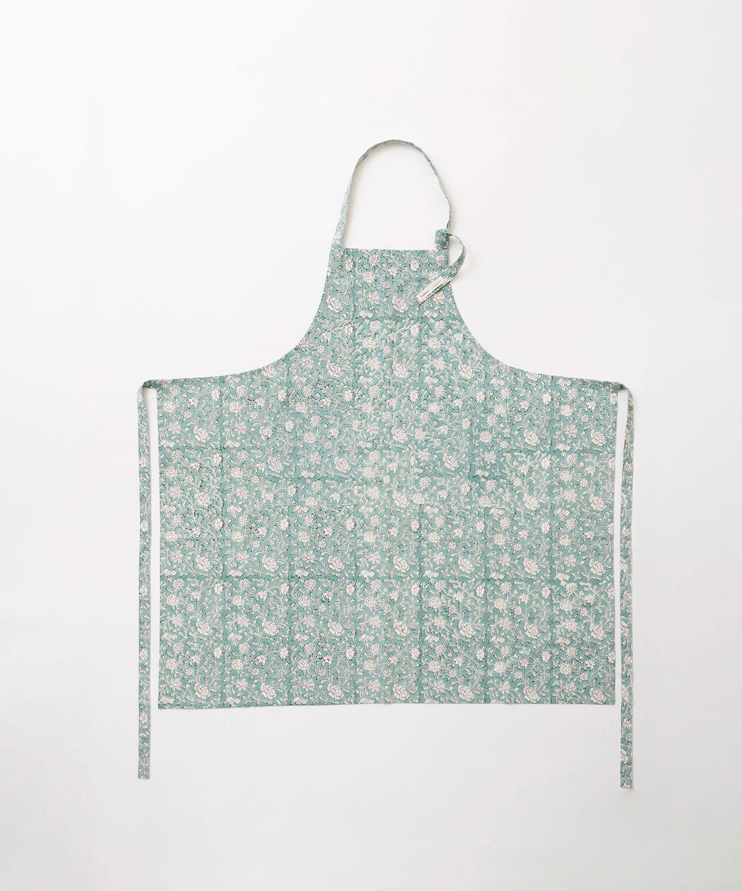 Sankara. ブロックプリントエプロン | 手仕事の温もりが感じられる花柄