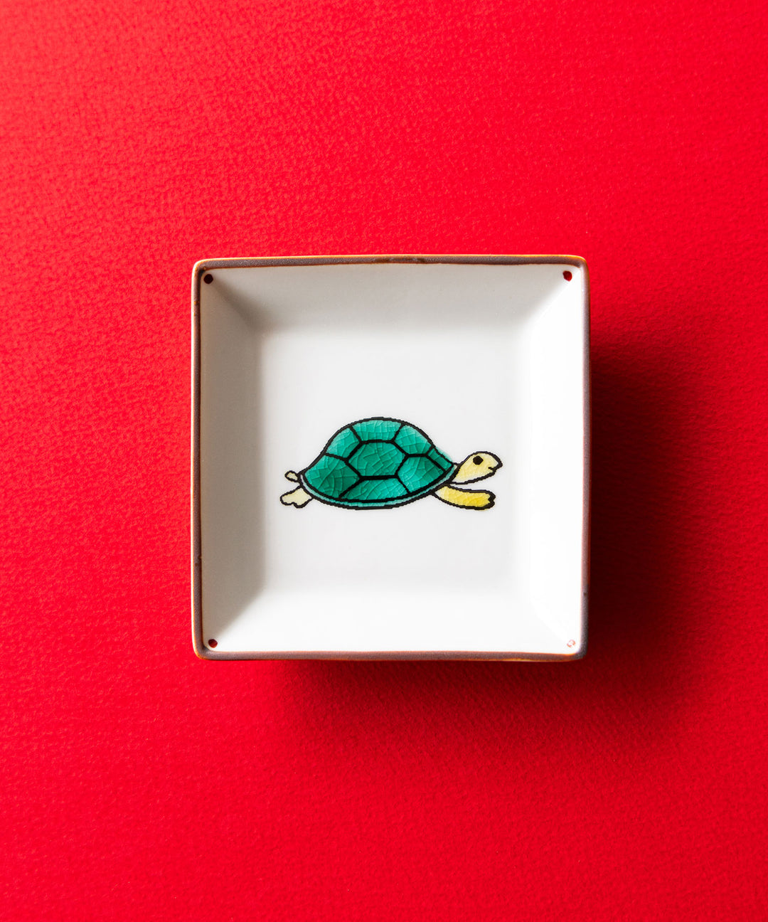 双鳩窯 / 寿ぎ角小皿 - 九谷焼の華やかさと吉祥絵柄が彩る小皿